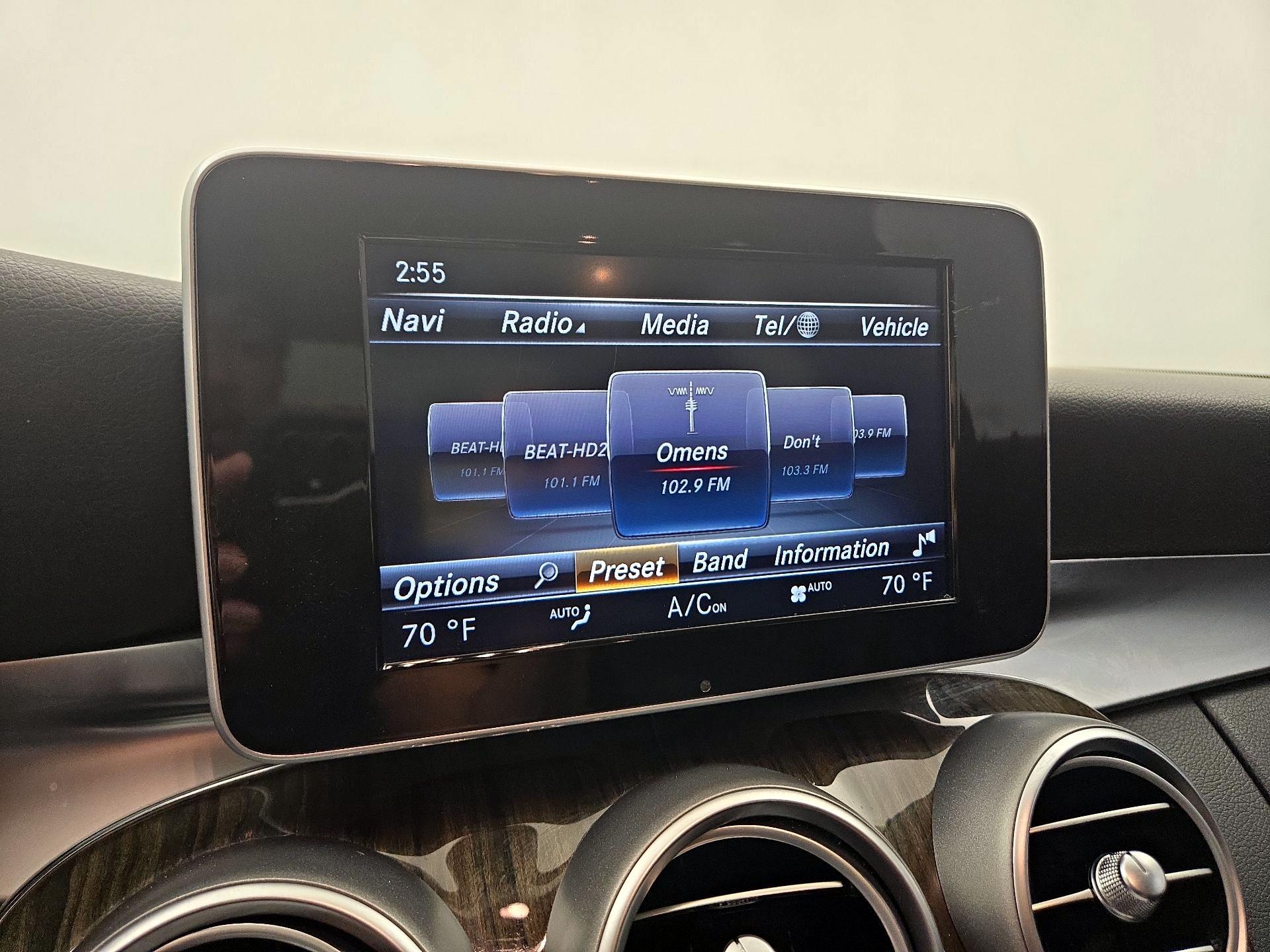 Thumbnail: 2015 Mercedes-Benz C-Class - 16