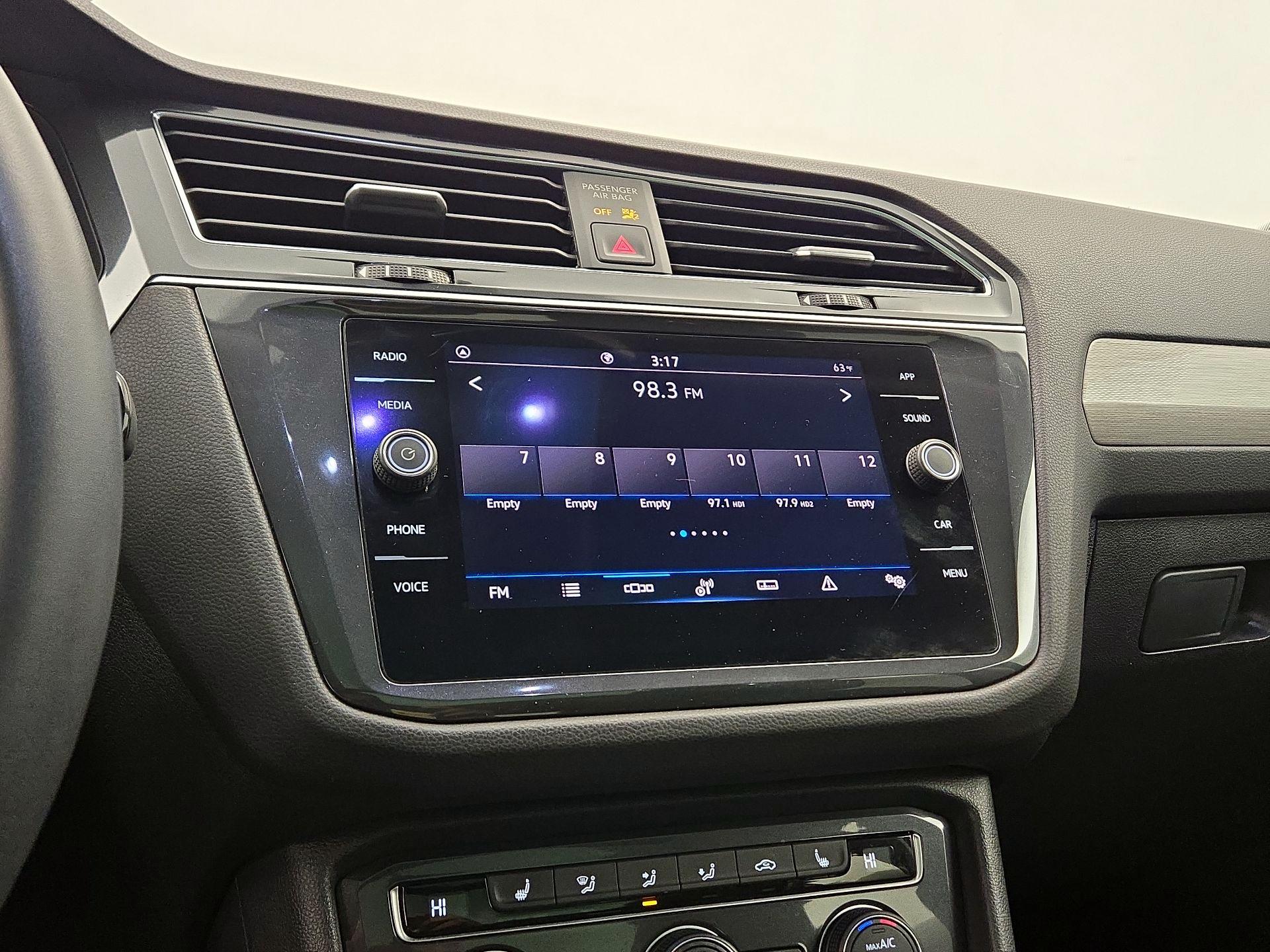 Thumbnail: 2021 Volkswagen Tiguan - 15