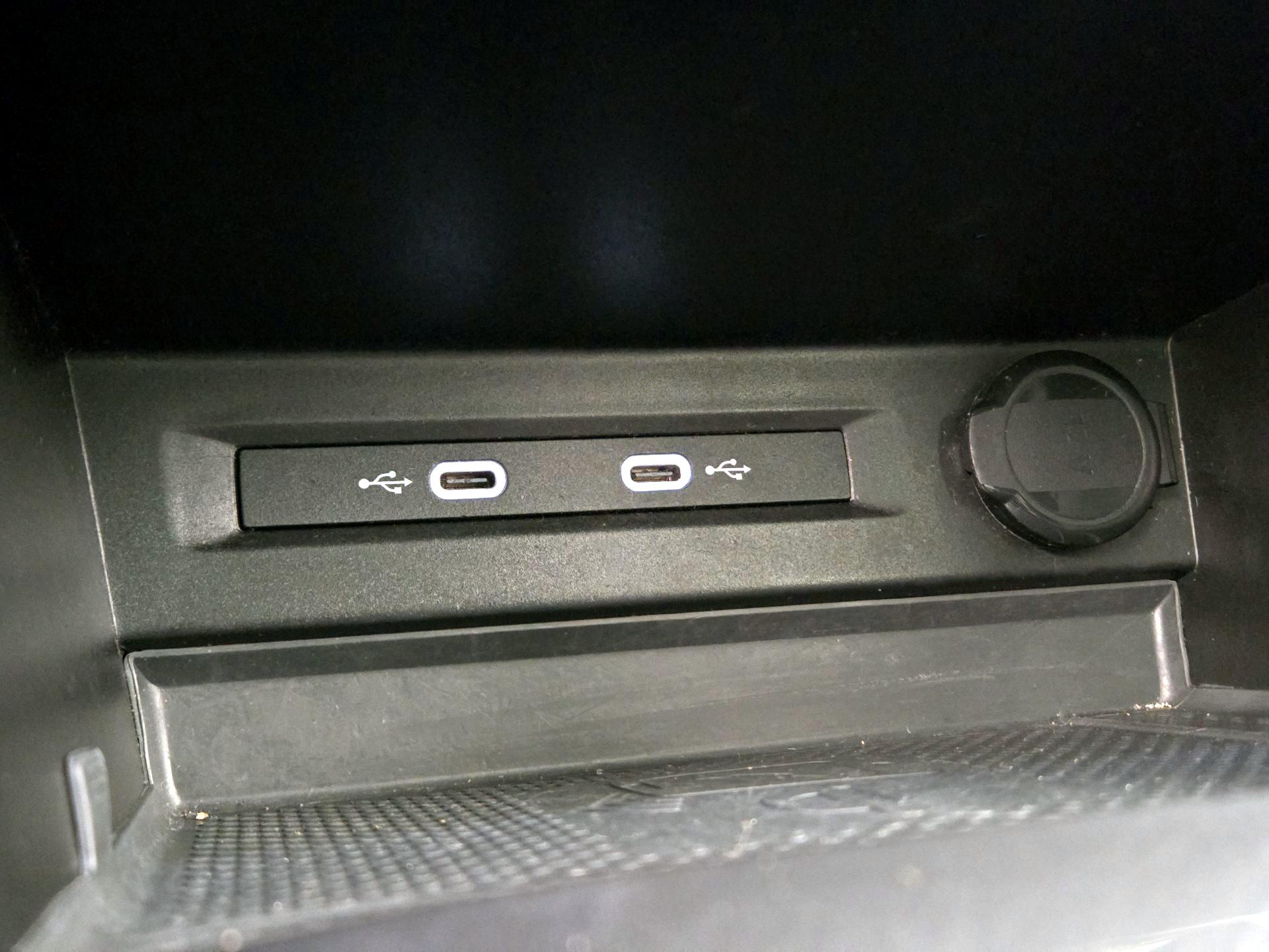 Thumbnail: 2021 Volkswagen Tiguan - 18