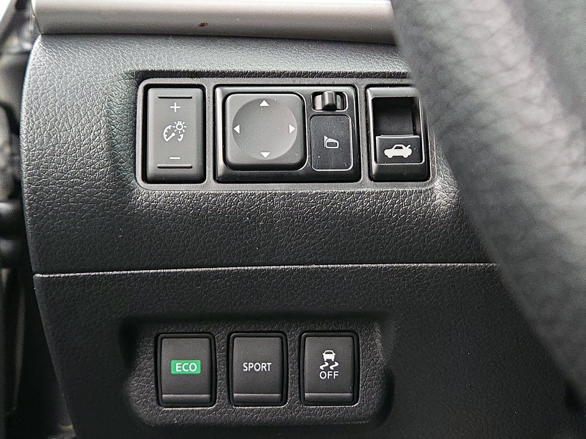 Thumbnail: 2017 Nissan Sentra - 13