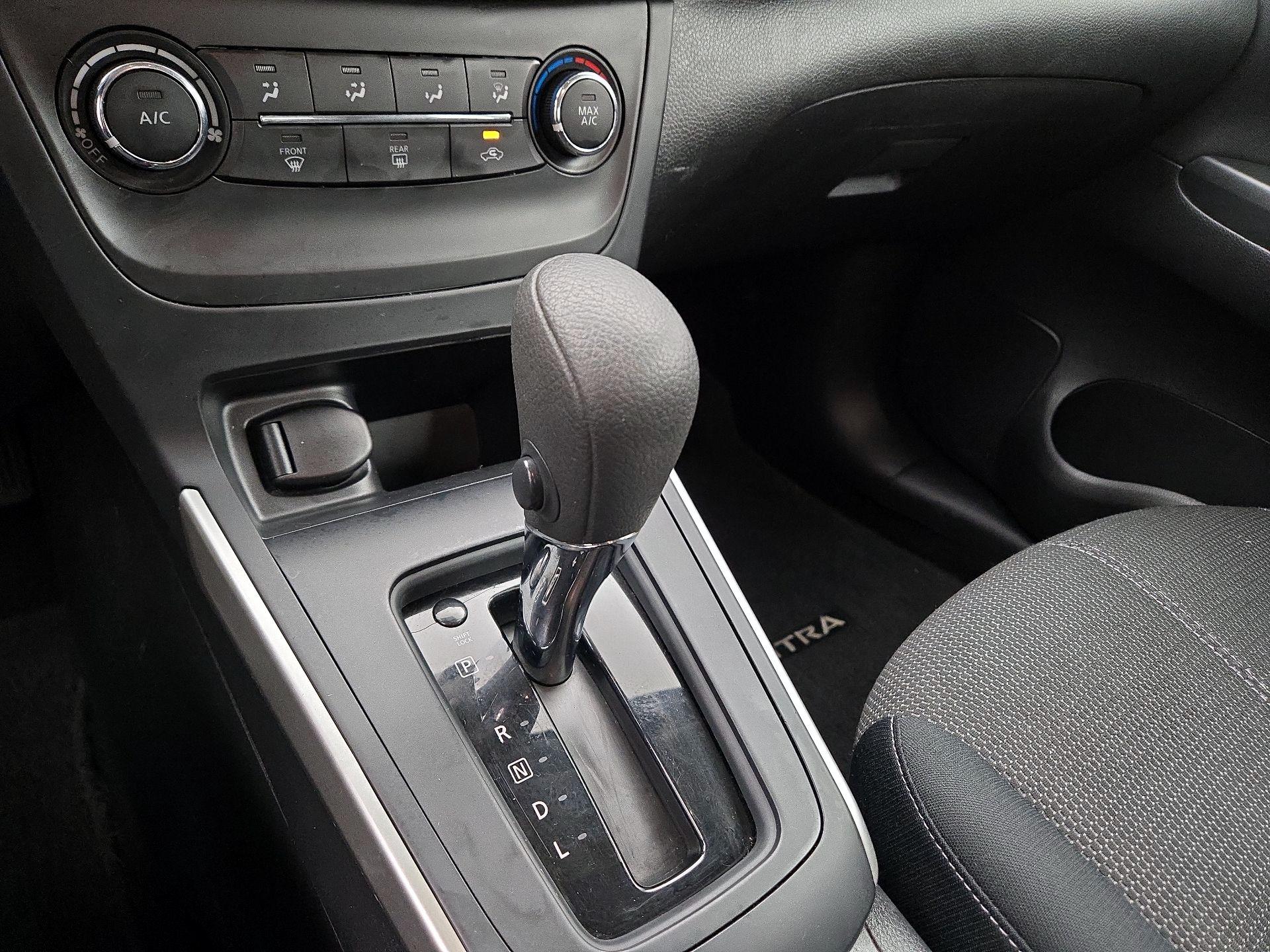 Thumbnail: 2017 Nissan Sentra - 16