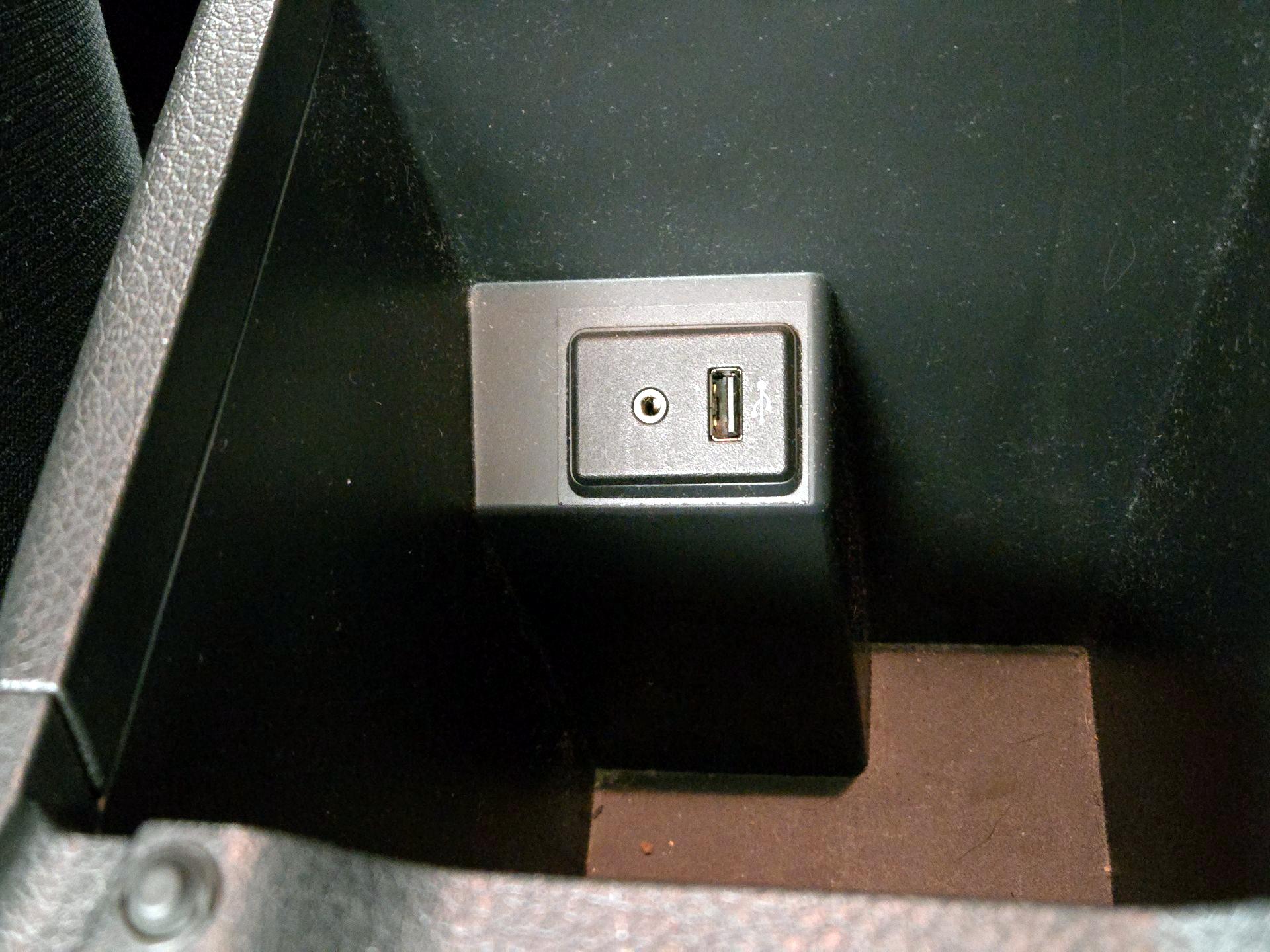 Thumbnail: 2017 Nissan Sentra - 17