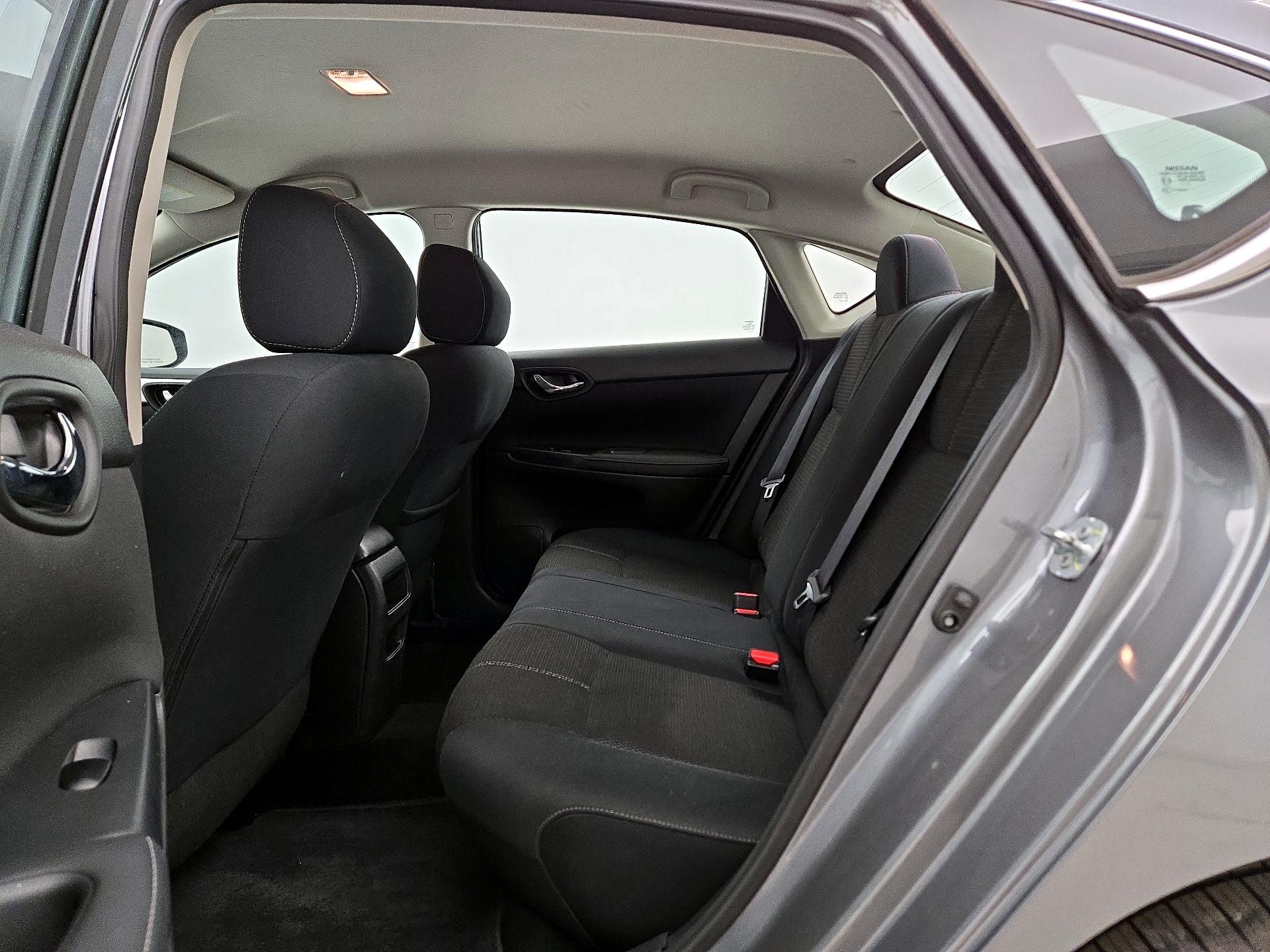 Thumbnail: 2017 Nissan Sentra - 18