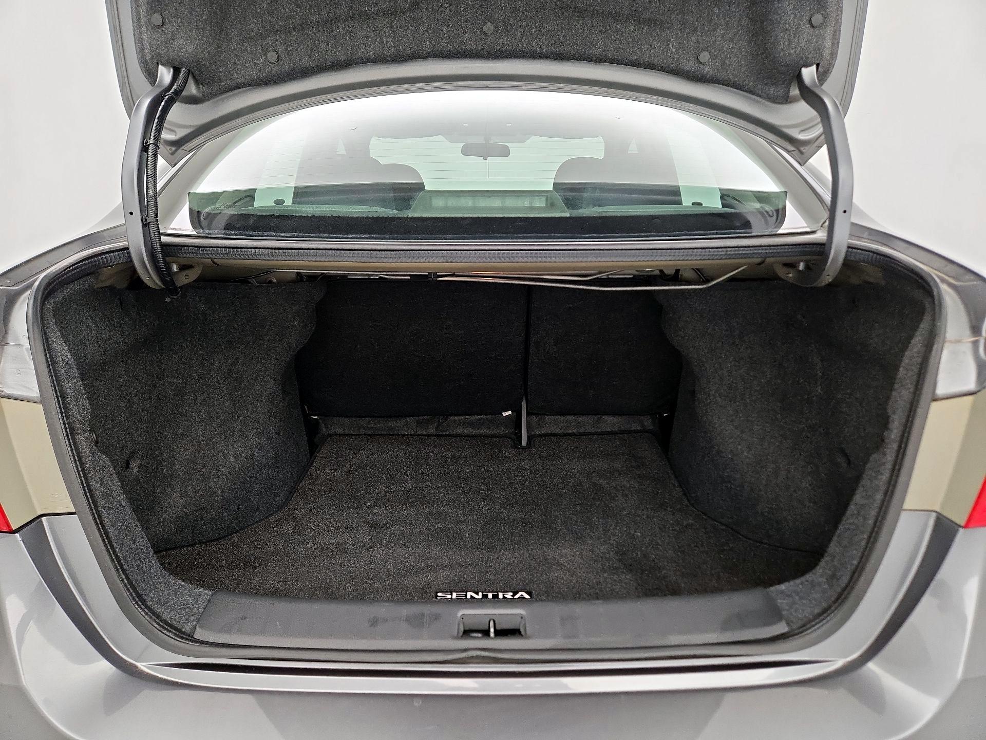 Thumbnail: 2017 Nissan Sentra - 19