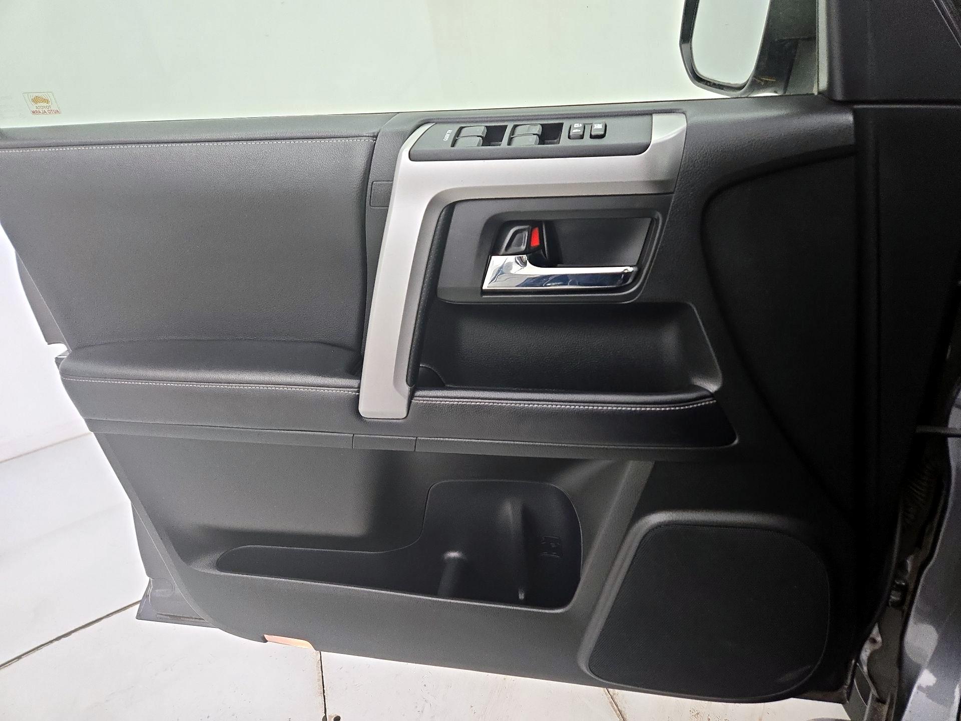 Thumbnail: 2018 Toyota 4Runner - 12