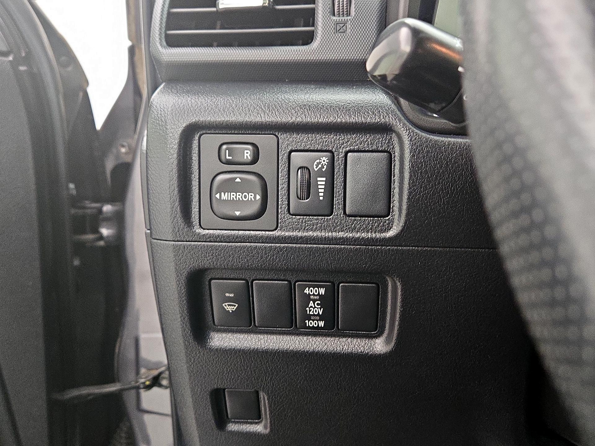 Thumbnail: 2018 Toyota 4Runner - 13