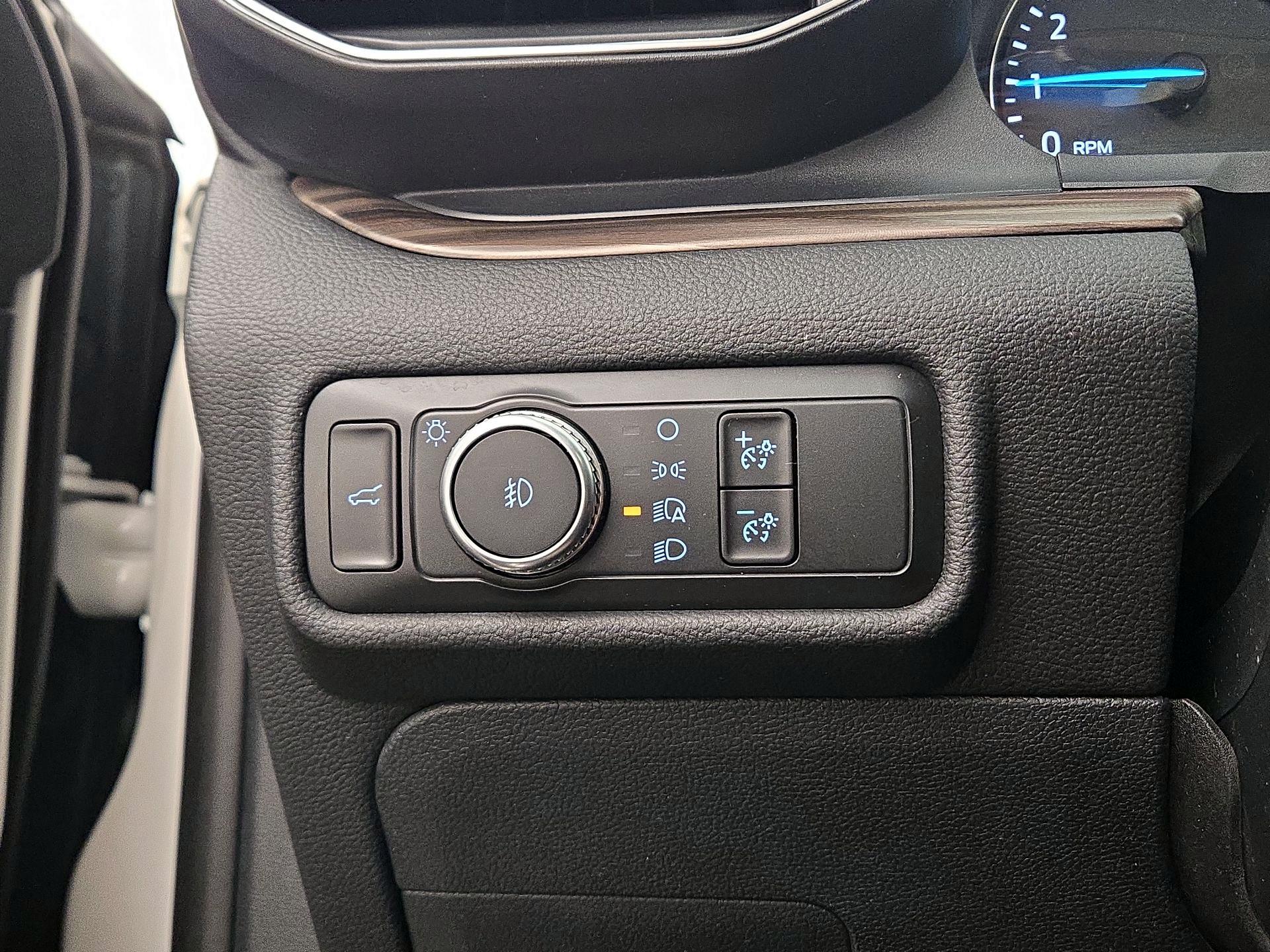 Thumbnail: 2020 Ford Explorer - 13