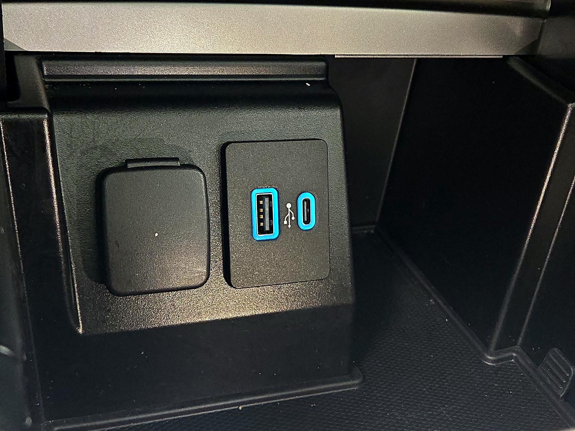 Thumbnail: 2020 Ford Explorer - 19