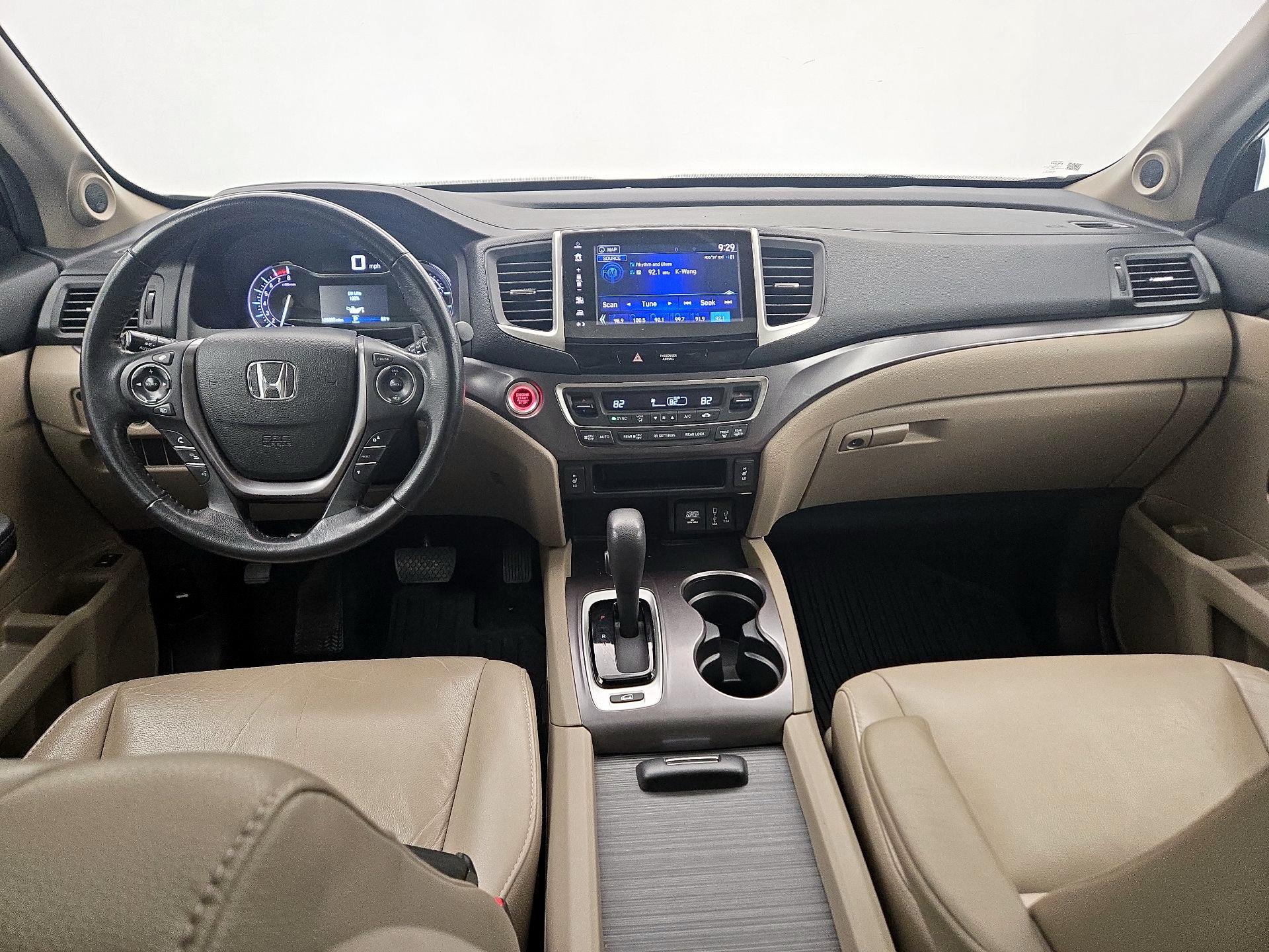 Thumbnail: 2017 Honda Pilot - 9