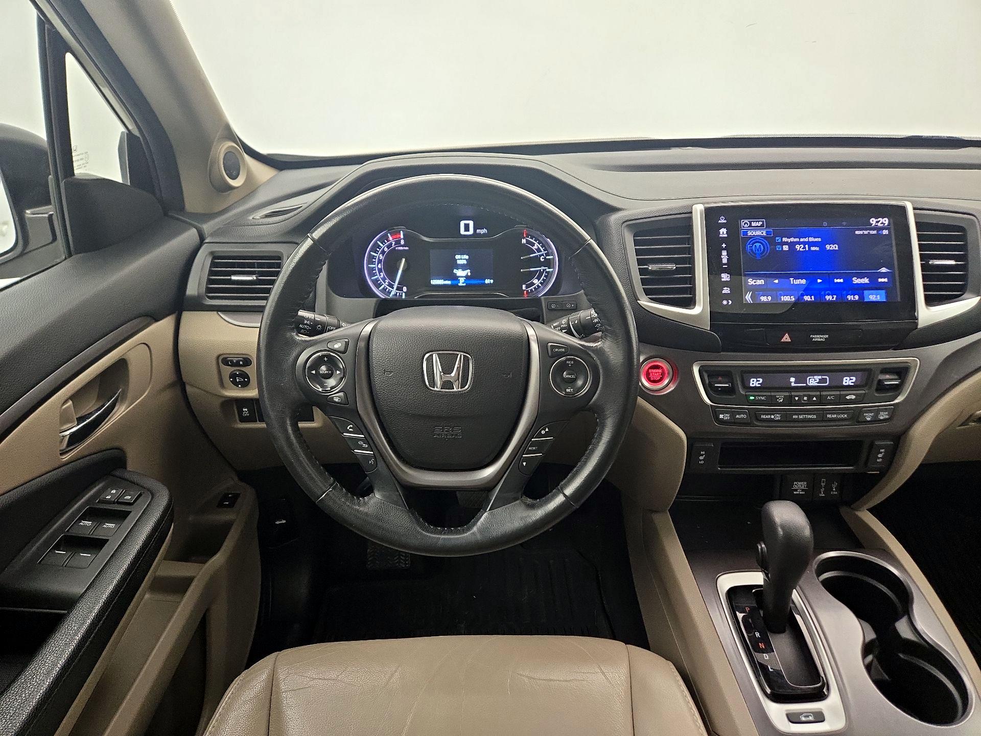 Thumbnail: 2017 Honda Pilot - 10