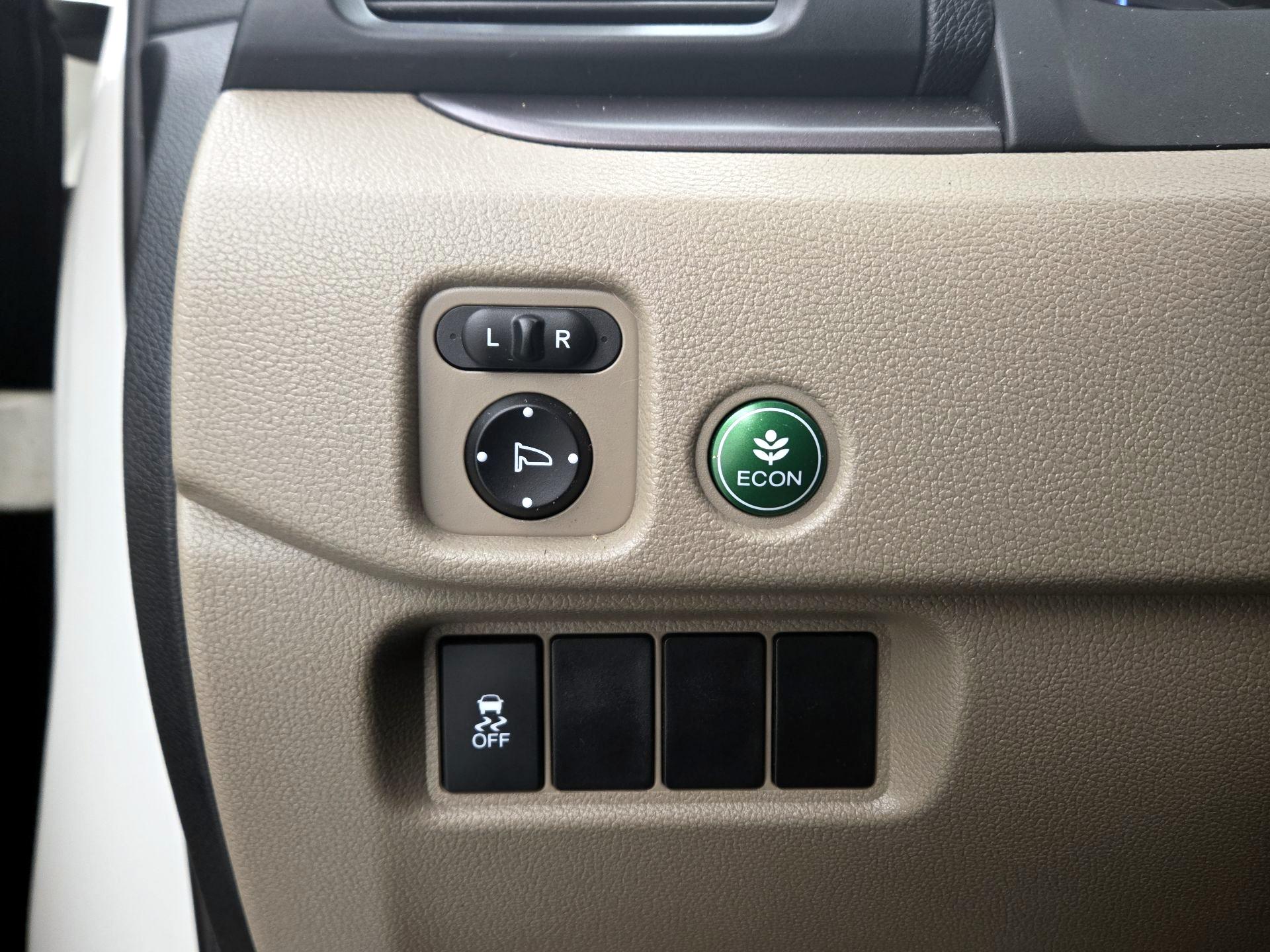 Thumbnail: 2017 Honda Pilot - 13