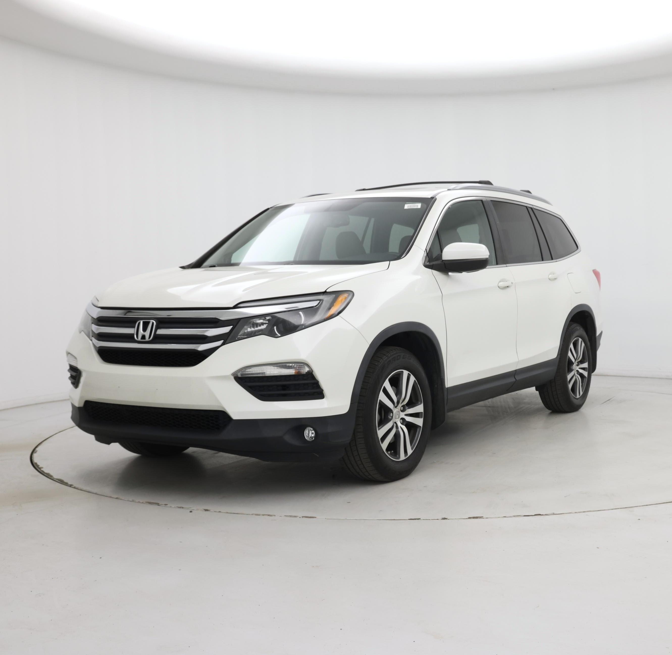 Thumbnail: 2017 Honda Pilot - 4