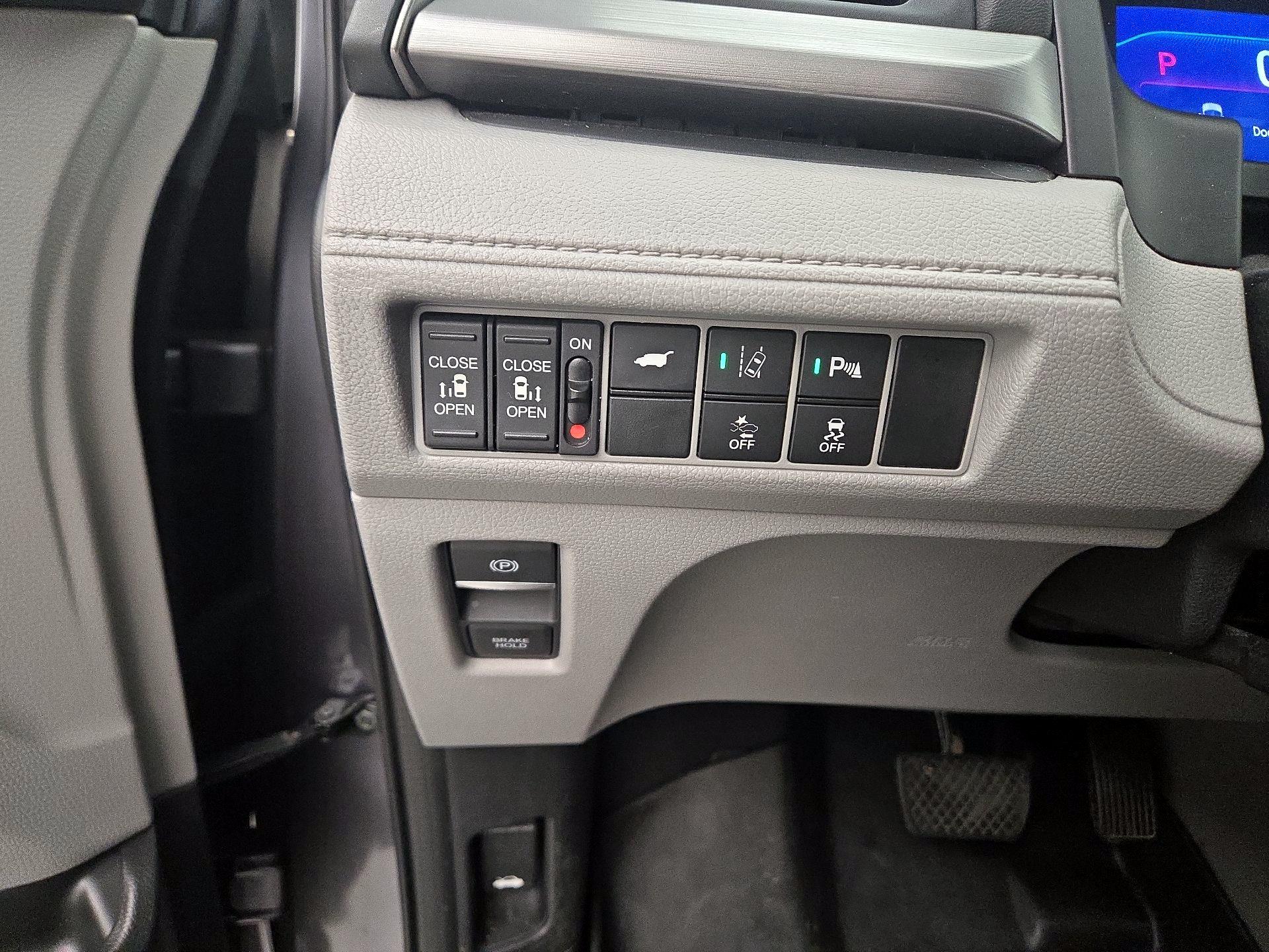 Thumbnail: 2018 Honda Odyssey - 13