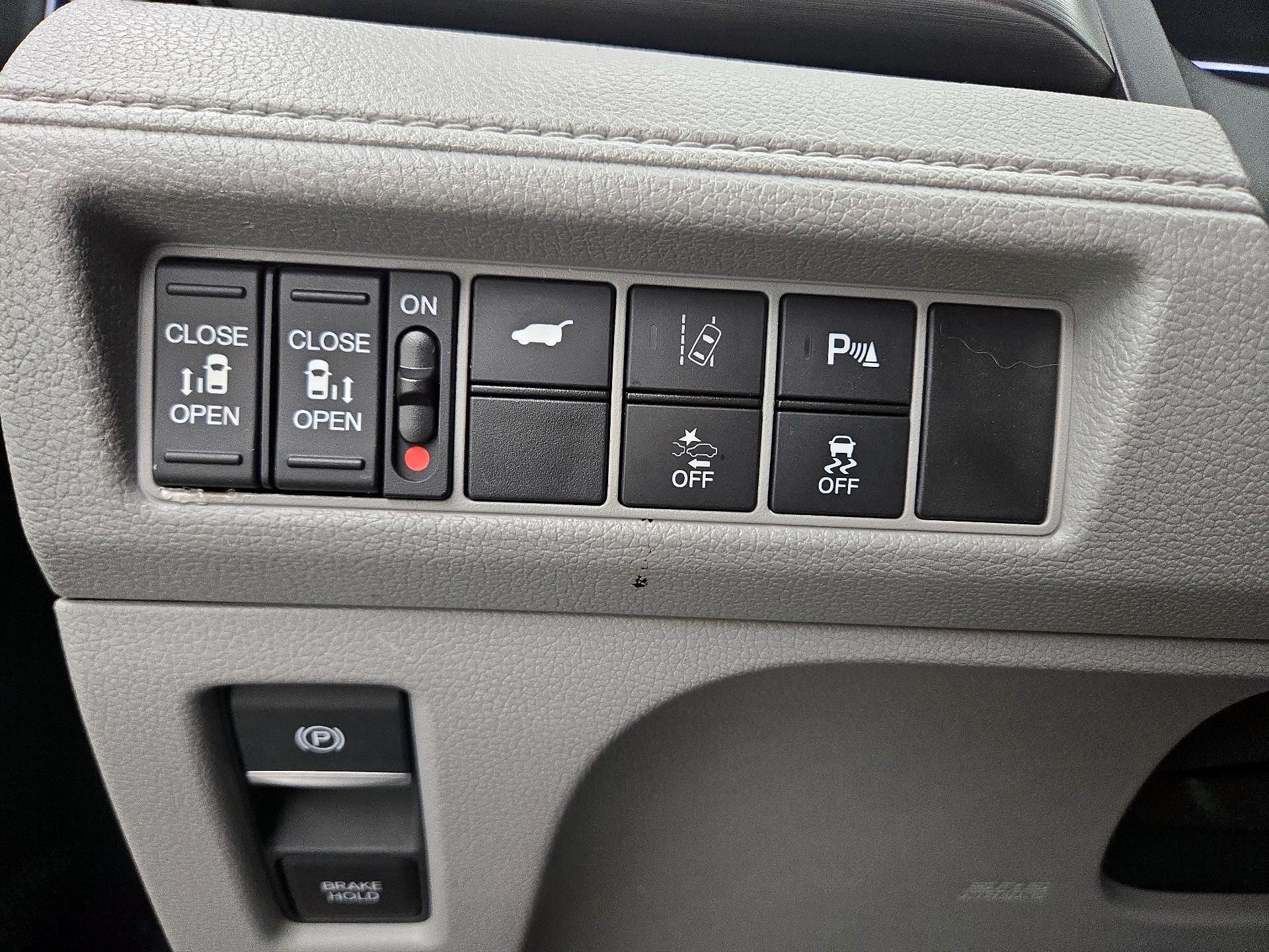 Thumbnail: 2018 Honda Odyssey - 13