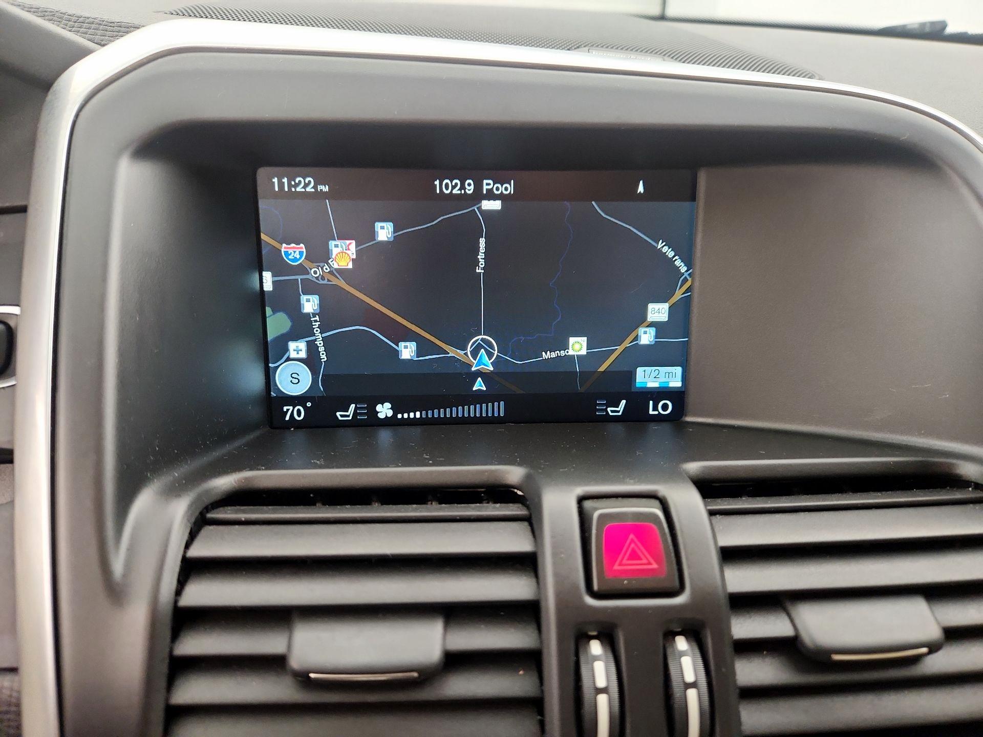 Thumbnail: 2015 Volvo XC60 - 14