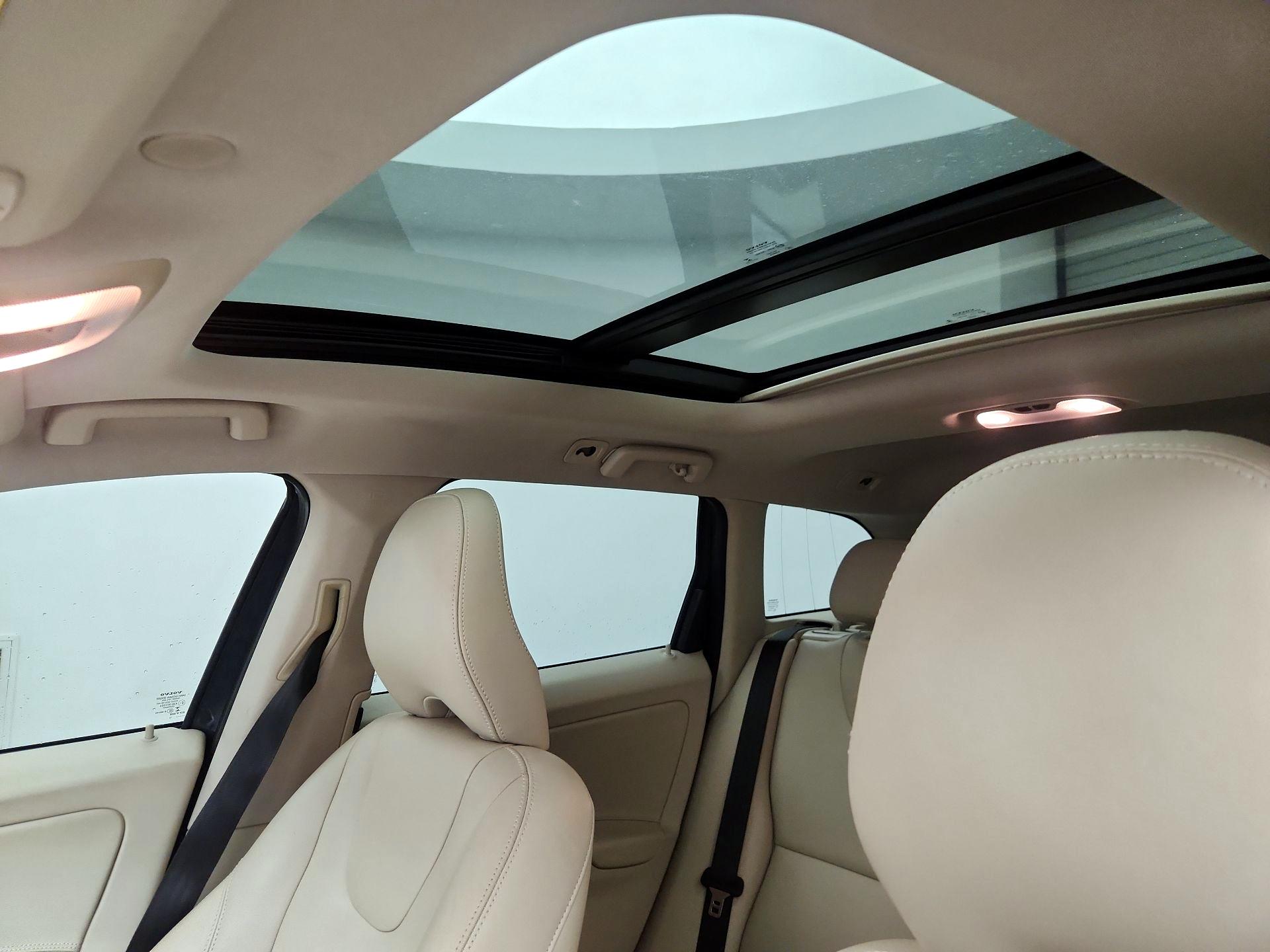 Thumbnail: 2015 Volvo XC60 - 20