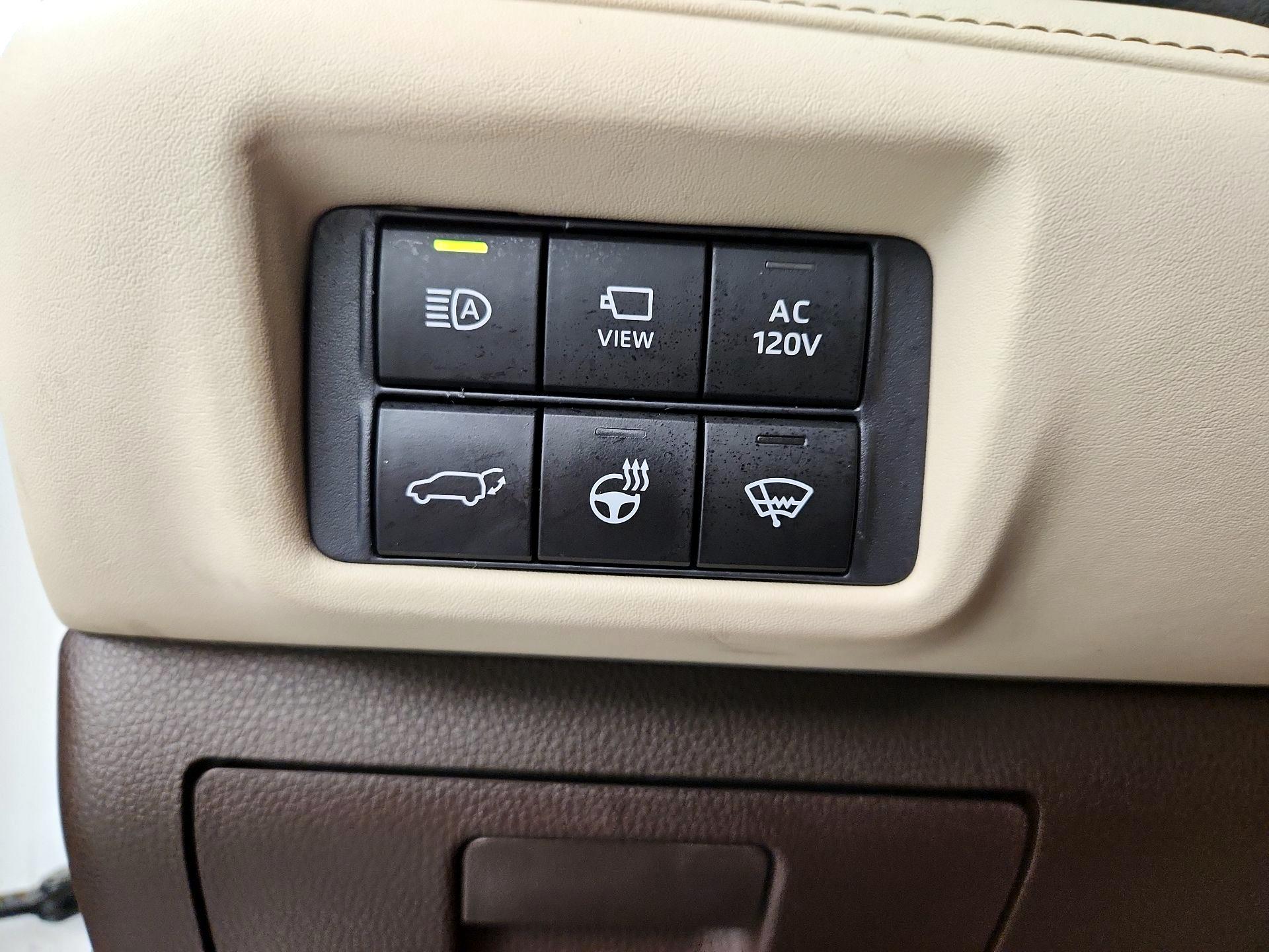 Thumbnail: 2021 Toyota Highlander - 13