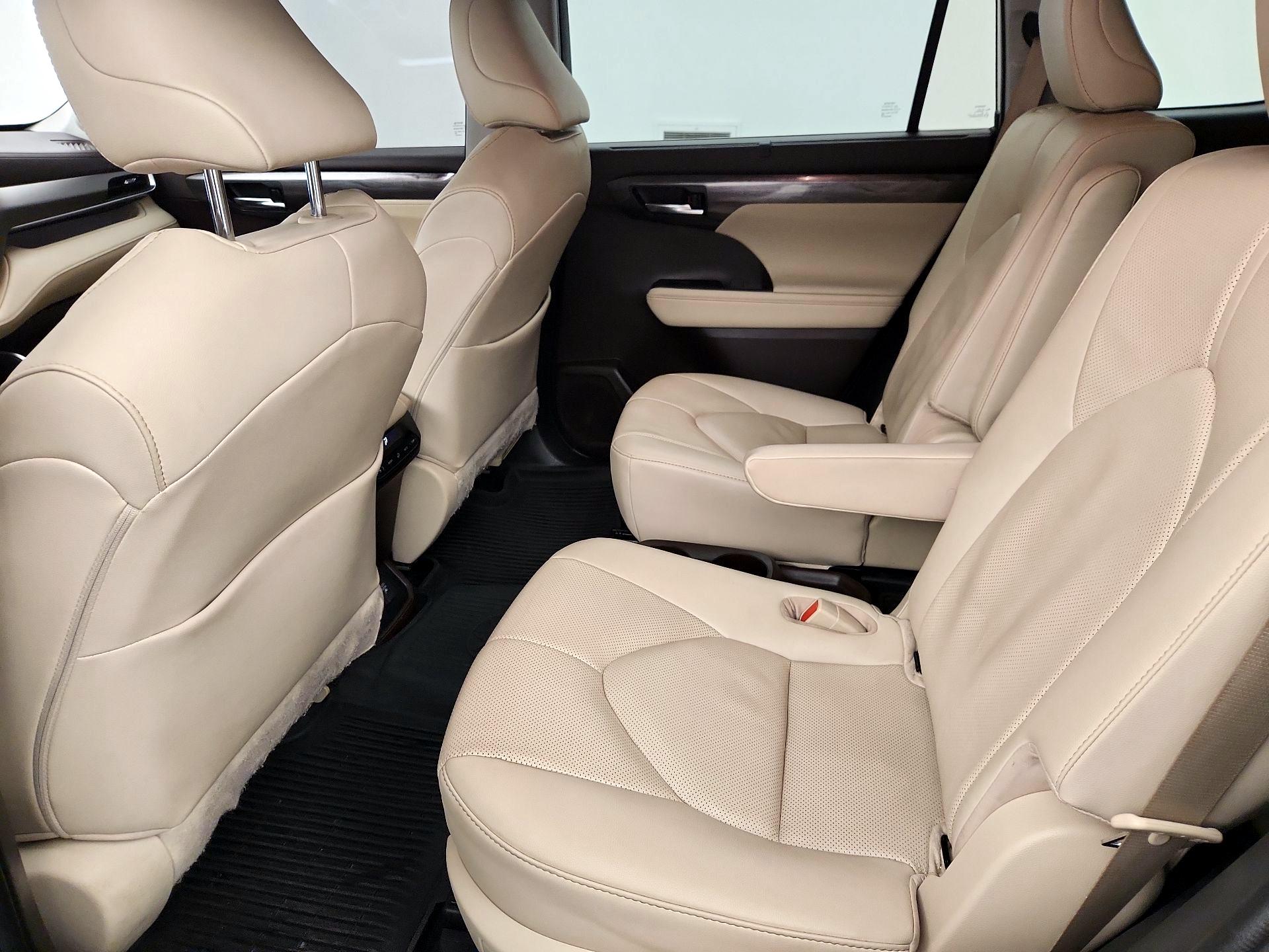 Thumbnail: 2021 Toyota Highlander - 18