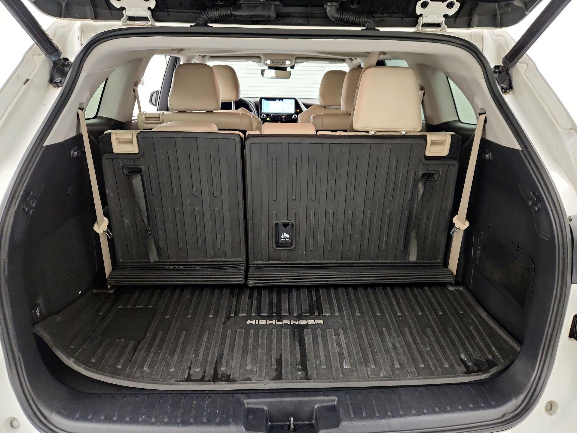 Thumbnail: 2021 Toyota Highlander - 20