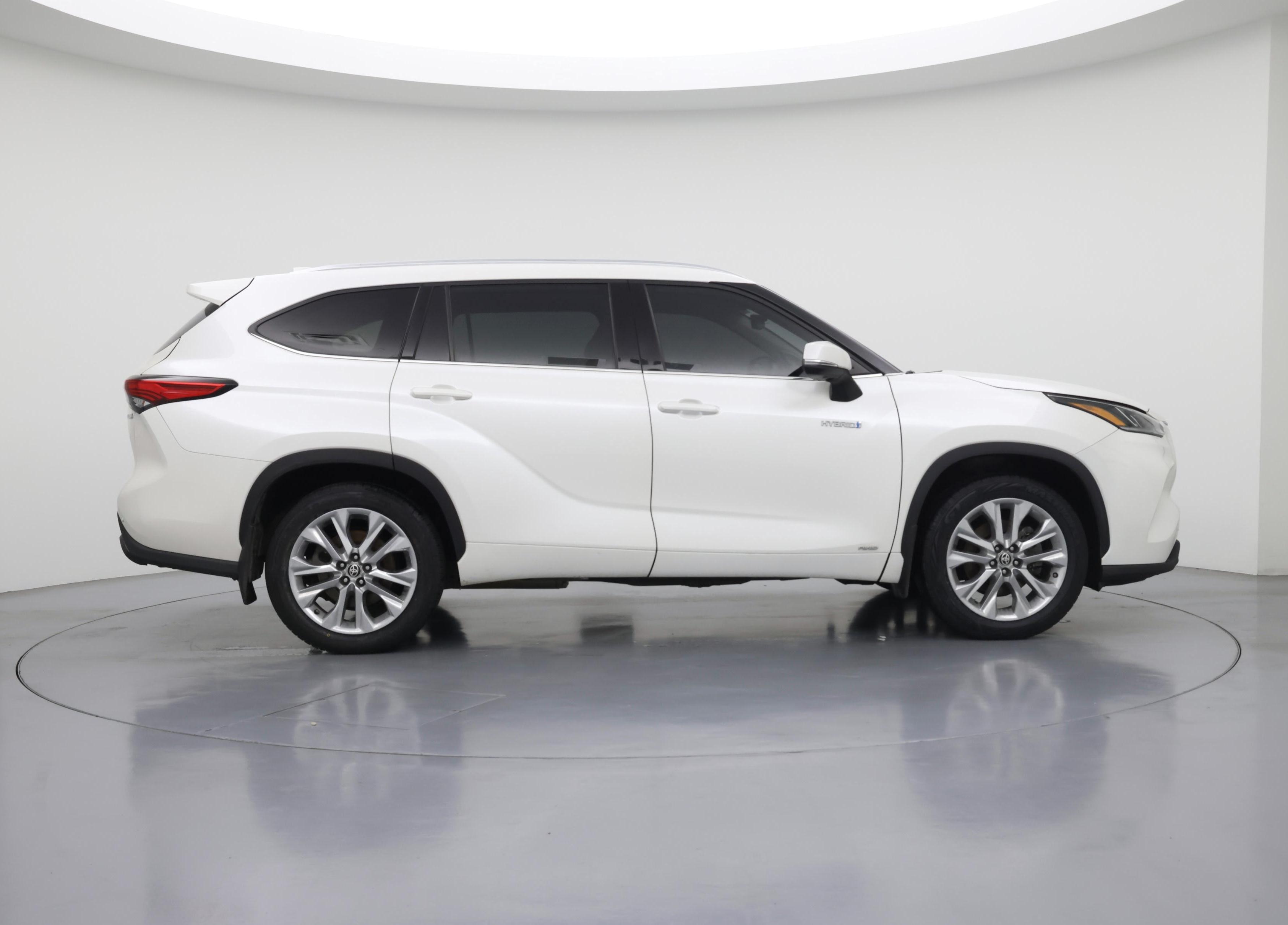 Thumbnail: 2021 Toyota Highlander - 7