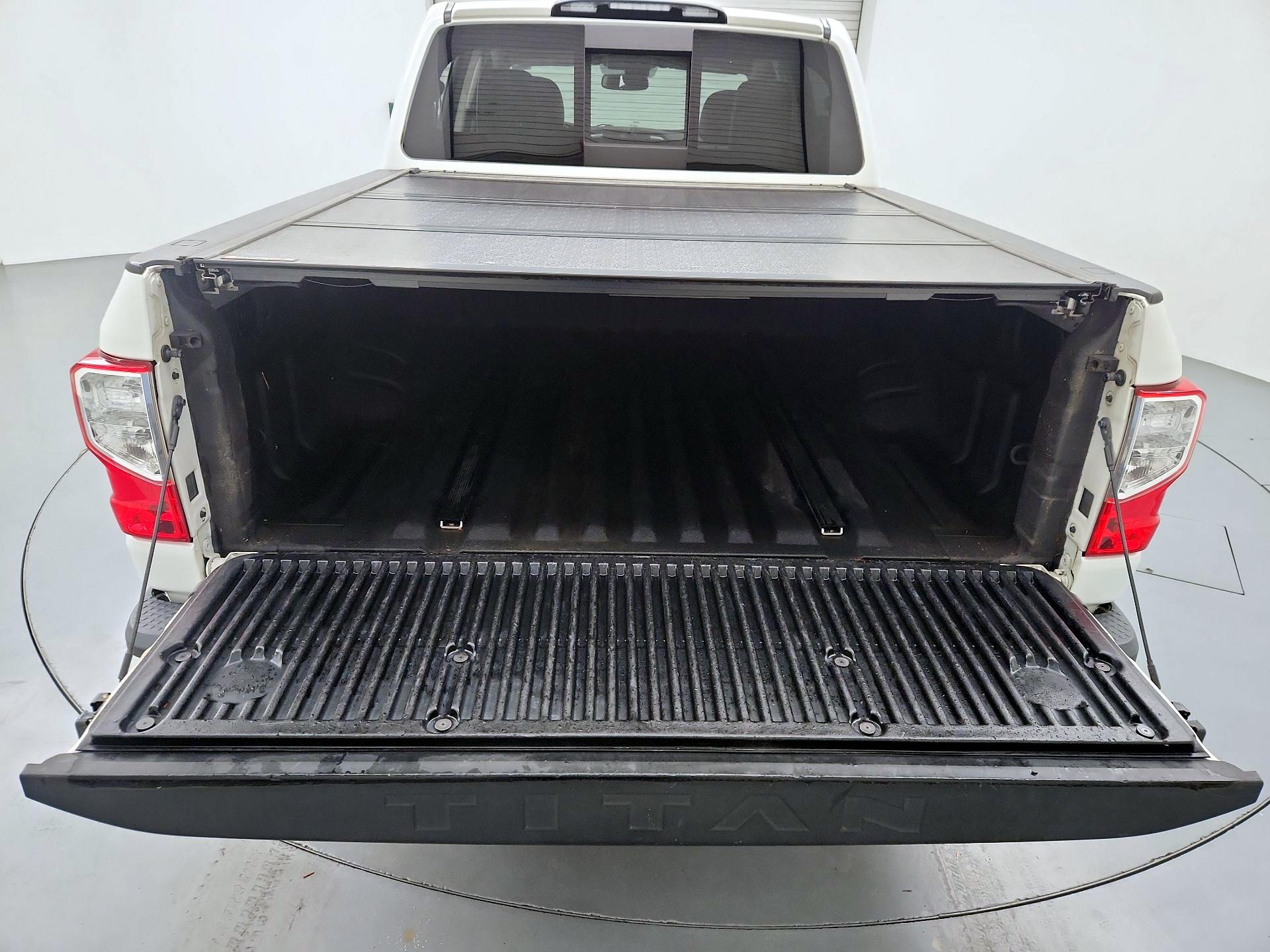 Thumbnail: 2017 Nissan Titan - 20