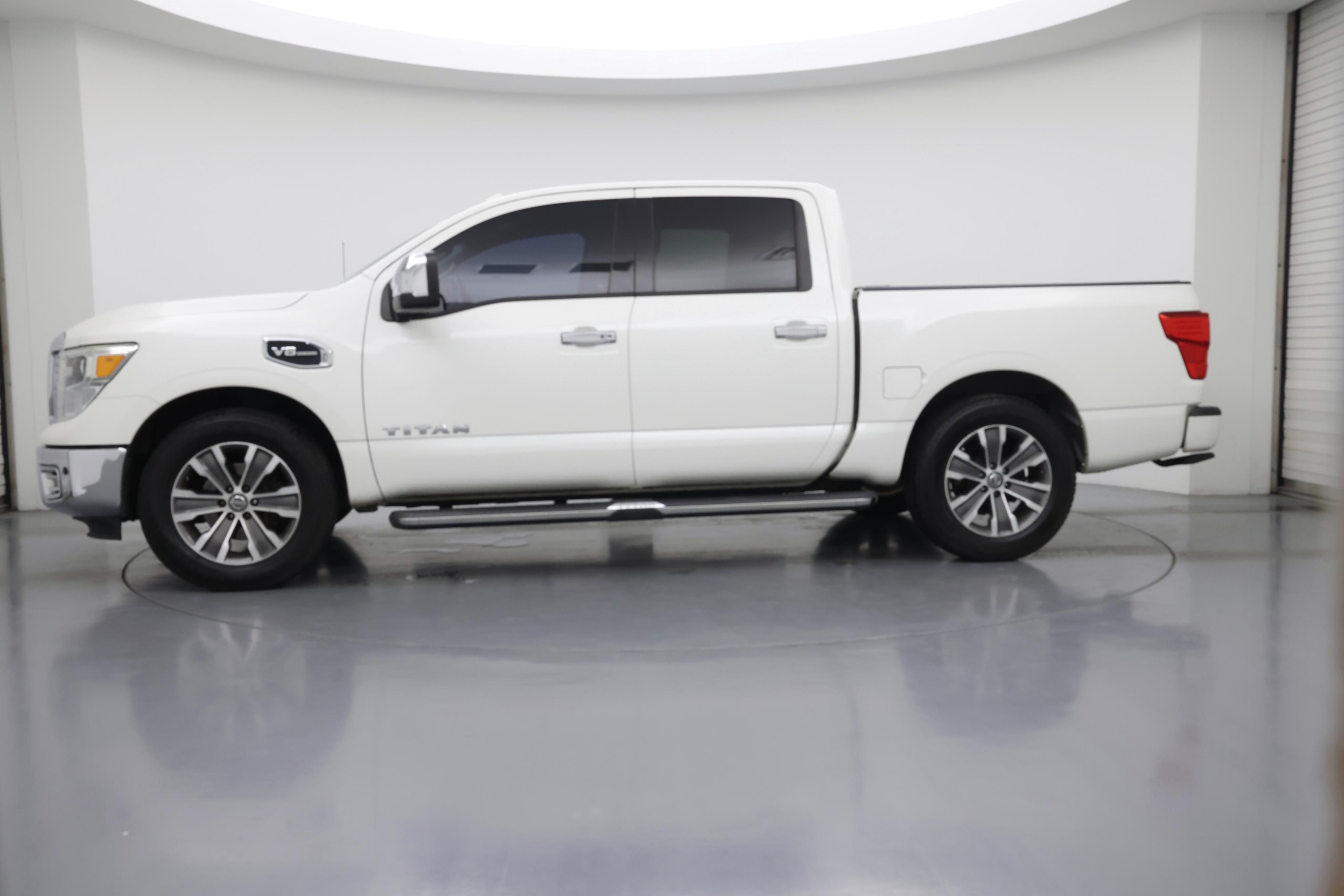 Thumbnail: 2017 Nissan Titan - 3