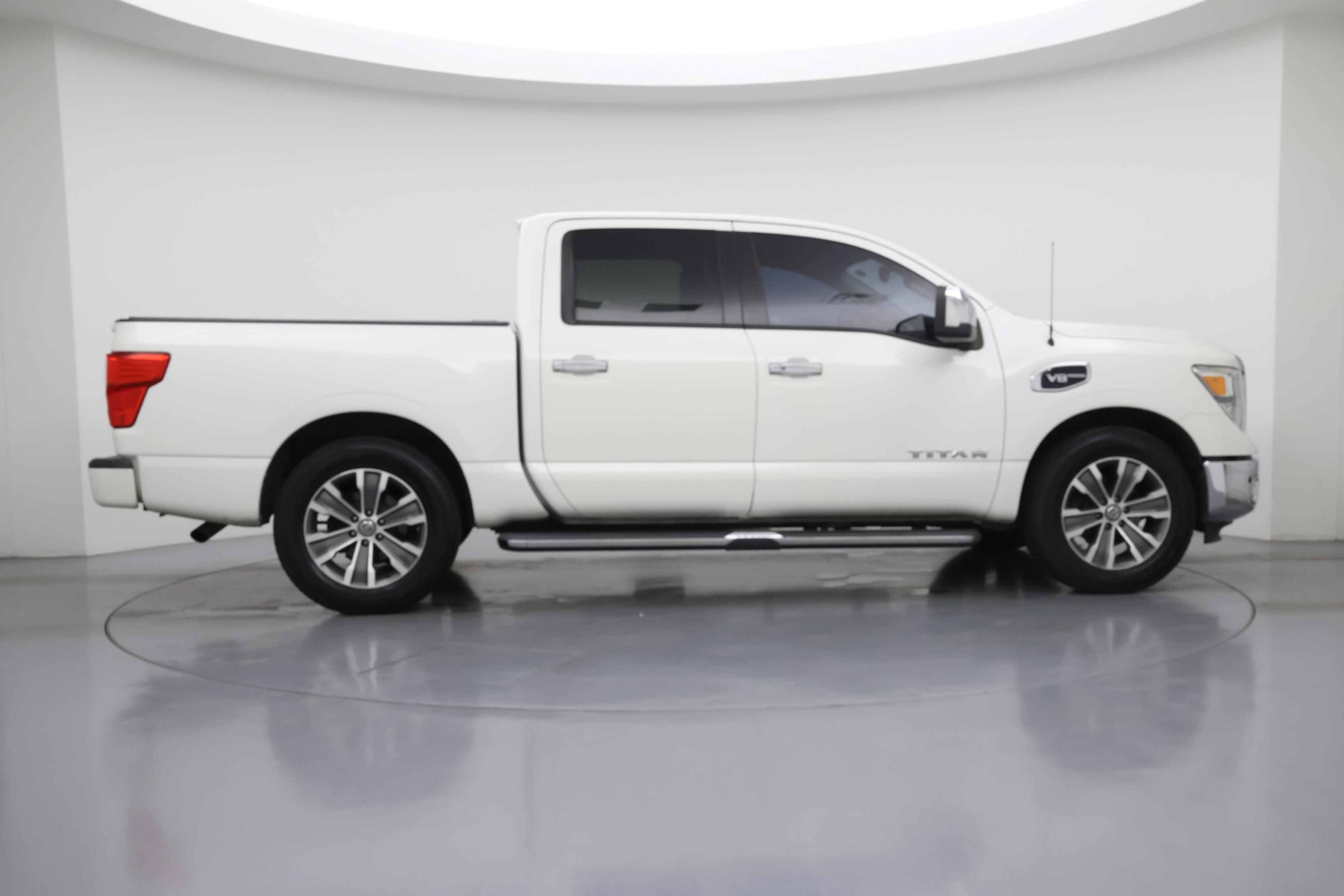Thumbnail: 2017 Nissan Titan - 7