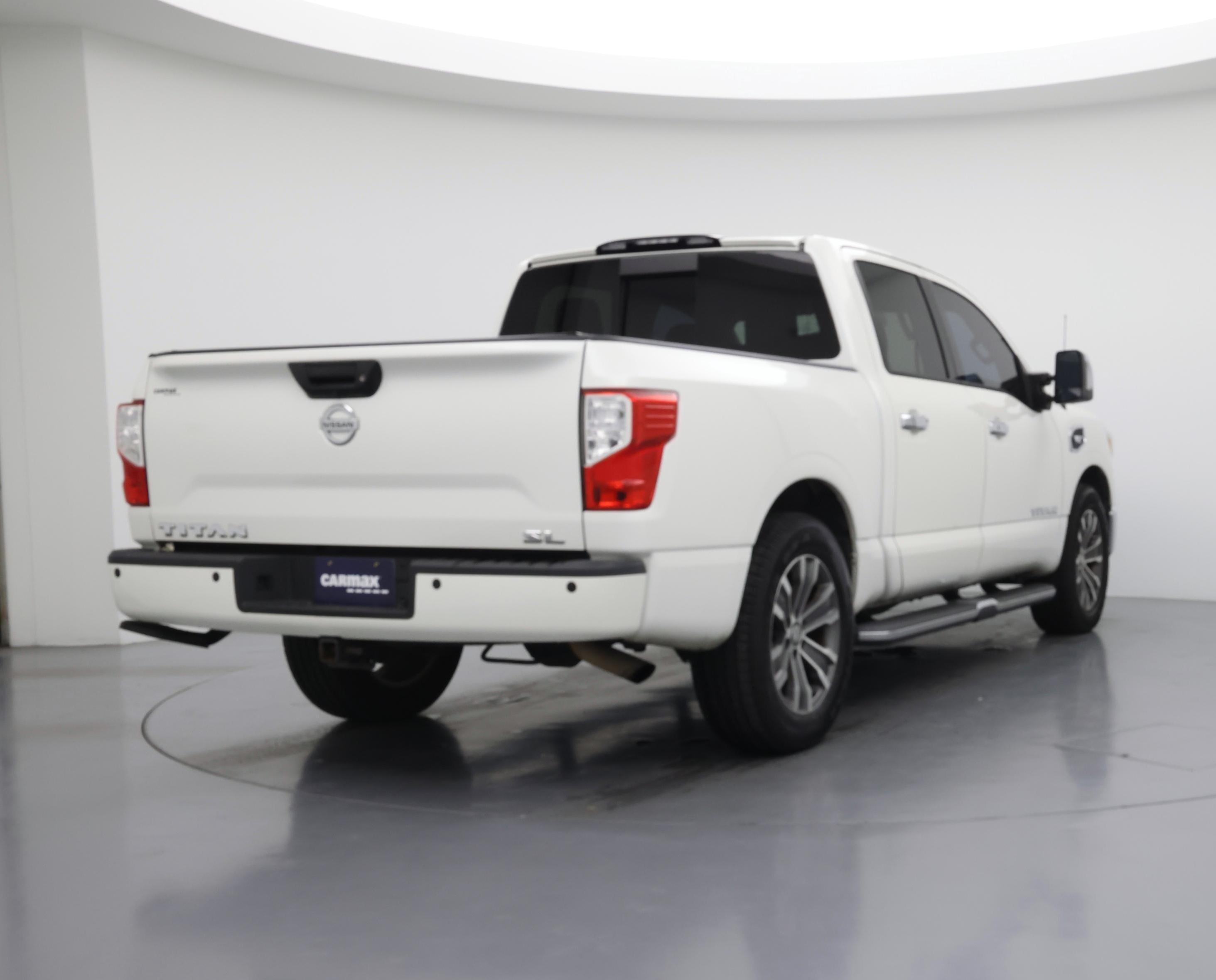 Thumbnail: 2017 Nissan Titan - 8