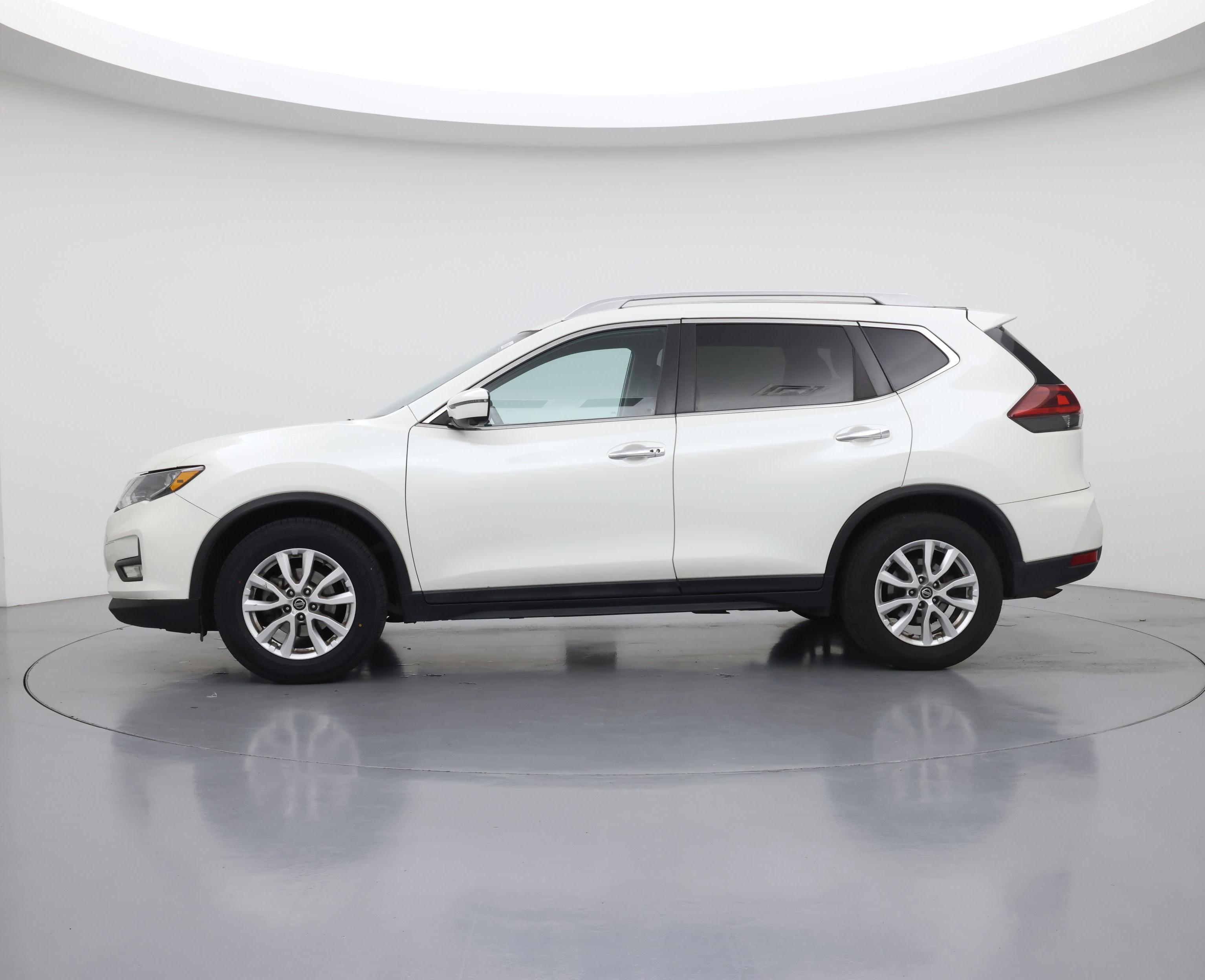 Thumbnail: 2018 Nissan Rogue - 3
