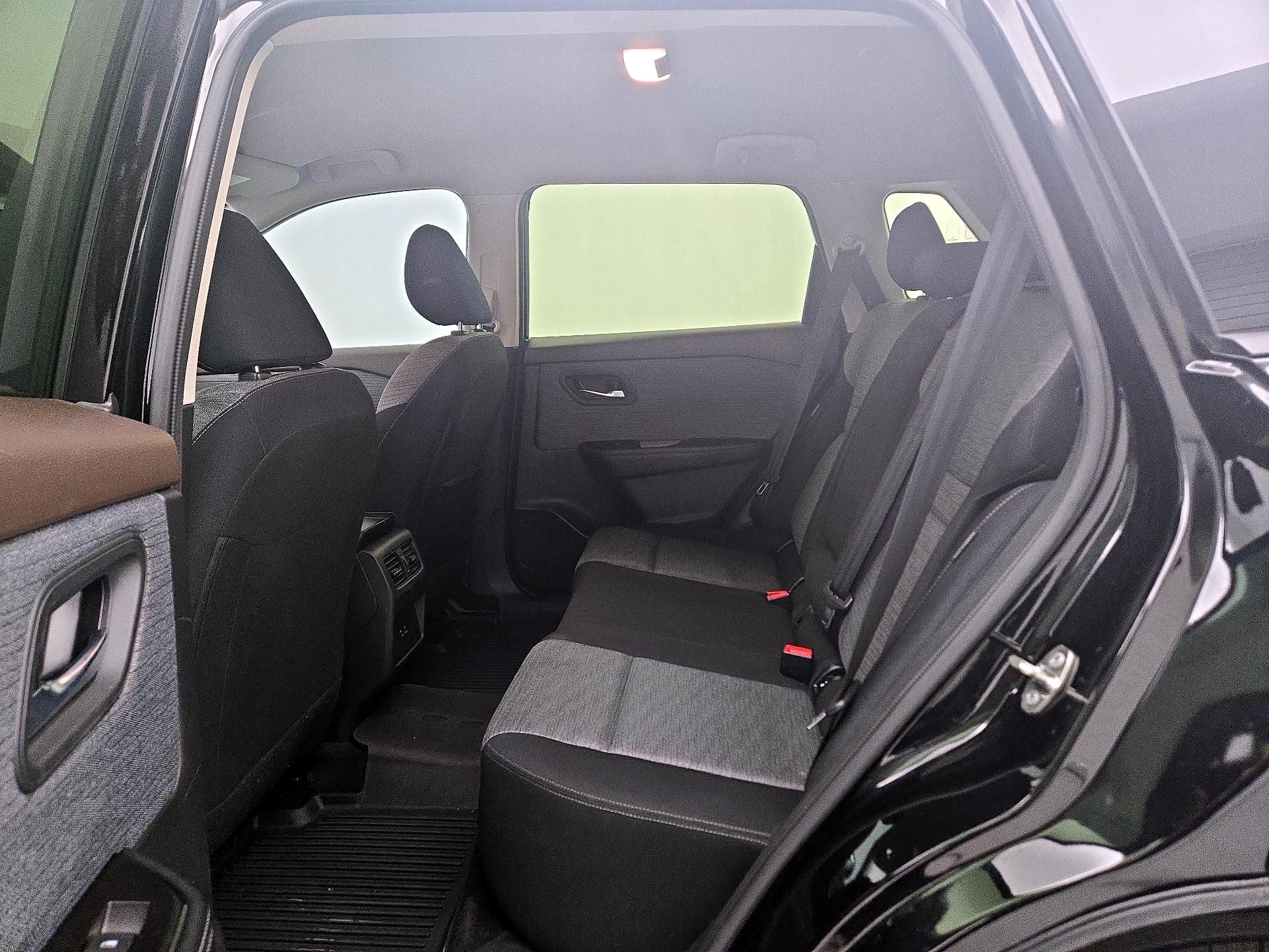 Thumbnail: 2023 Nissan Rogue - 19