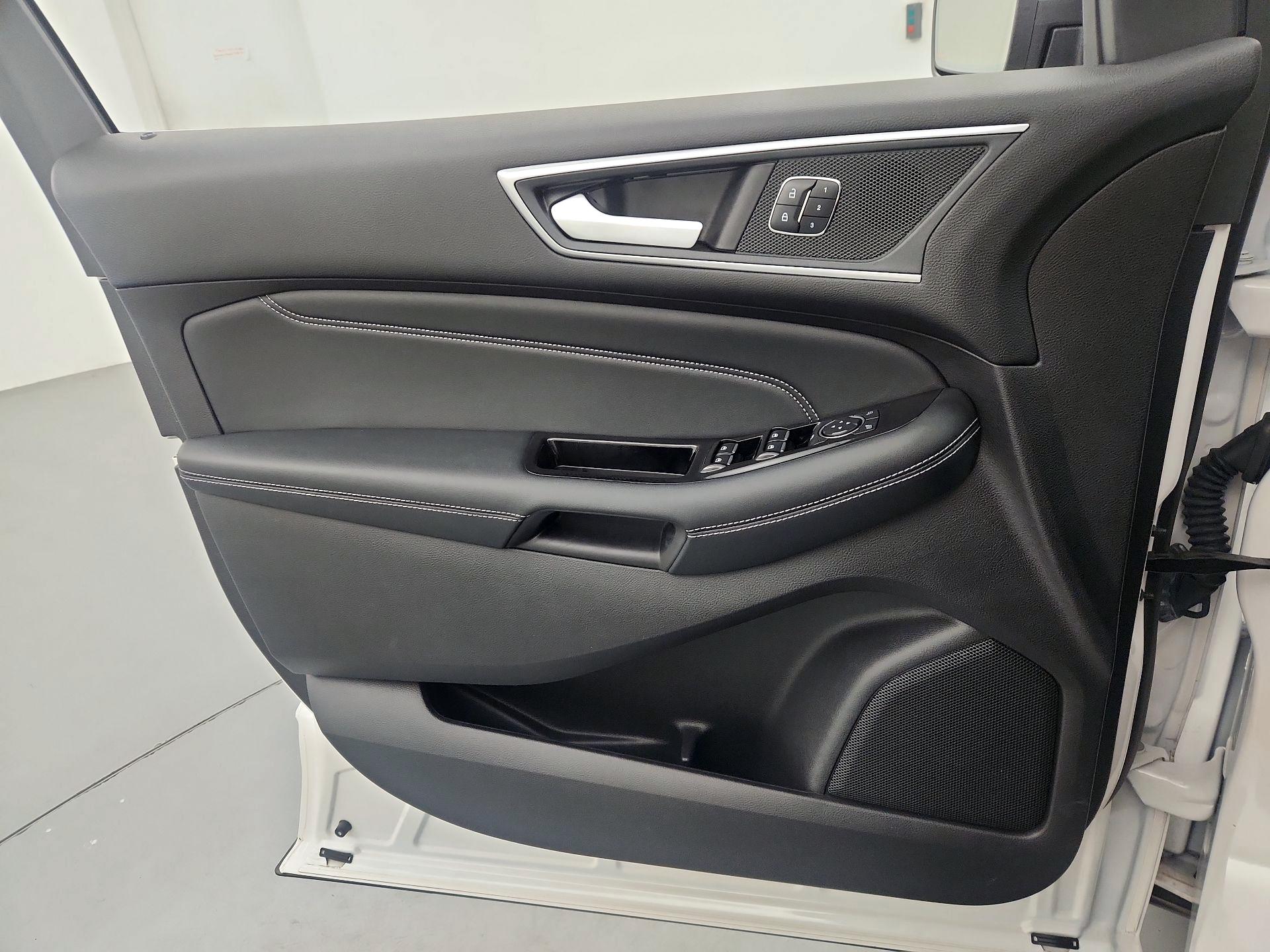 Thumbnail: 2018 Ford Edge - 12