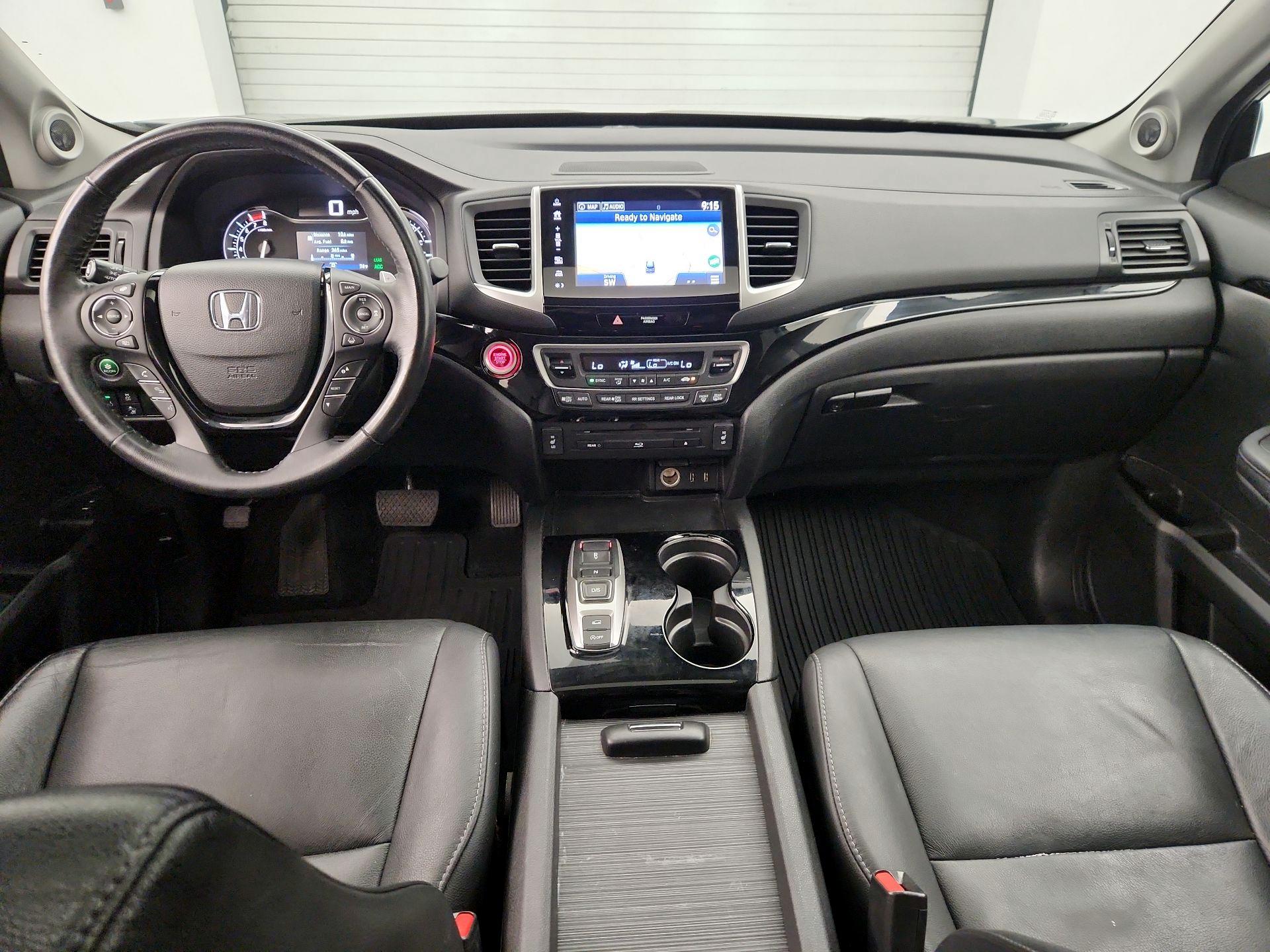 Thumbnail: 2017 Honda Pilot - 9