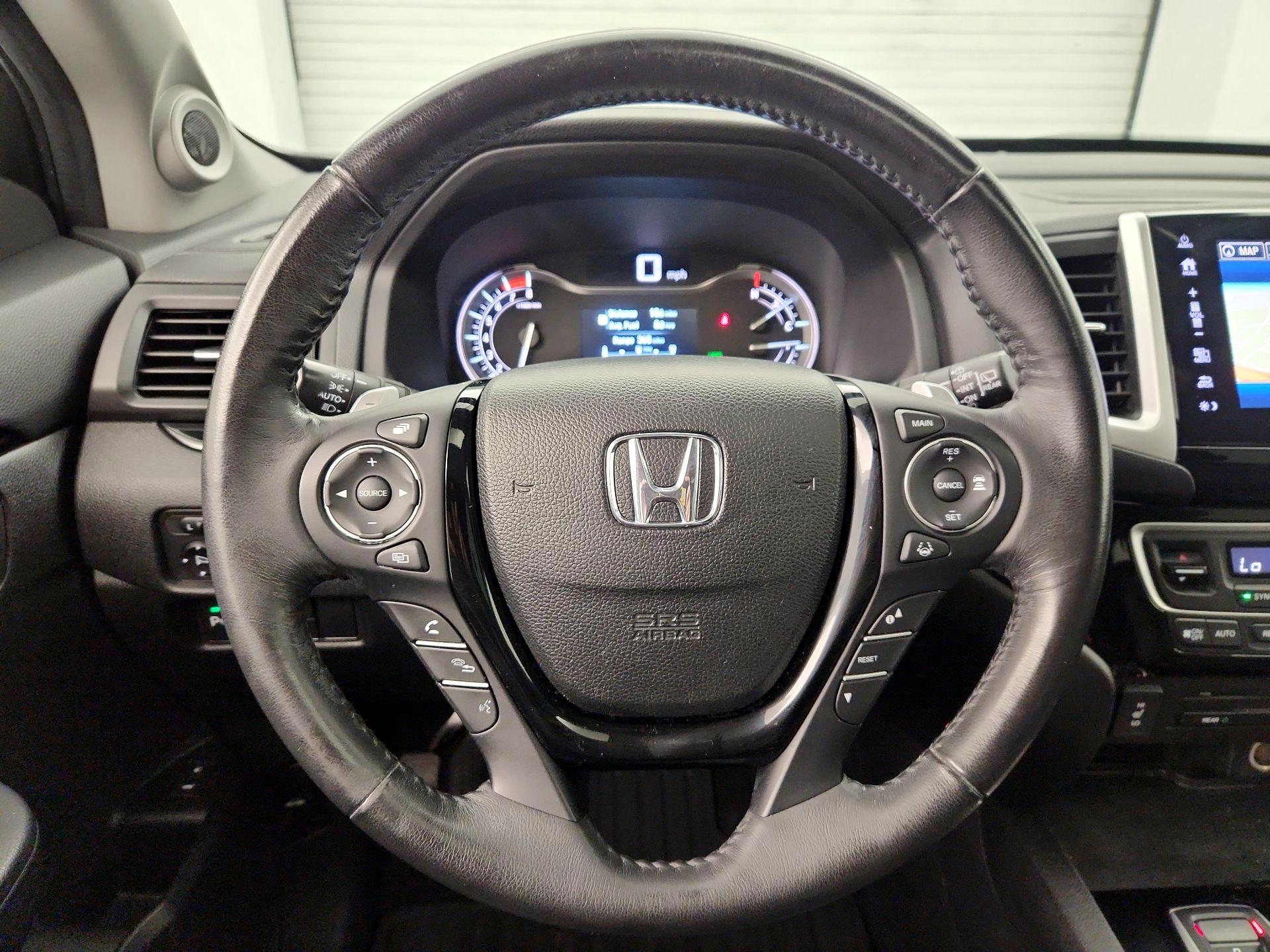 Thumbnail: 2017 Honda Pilot - 10