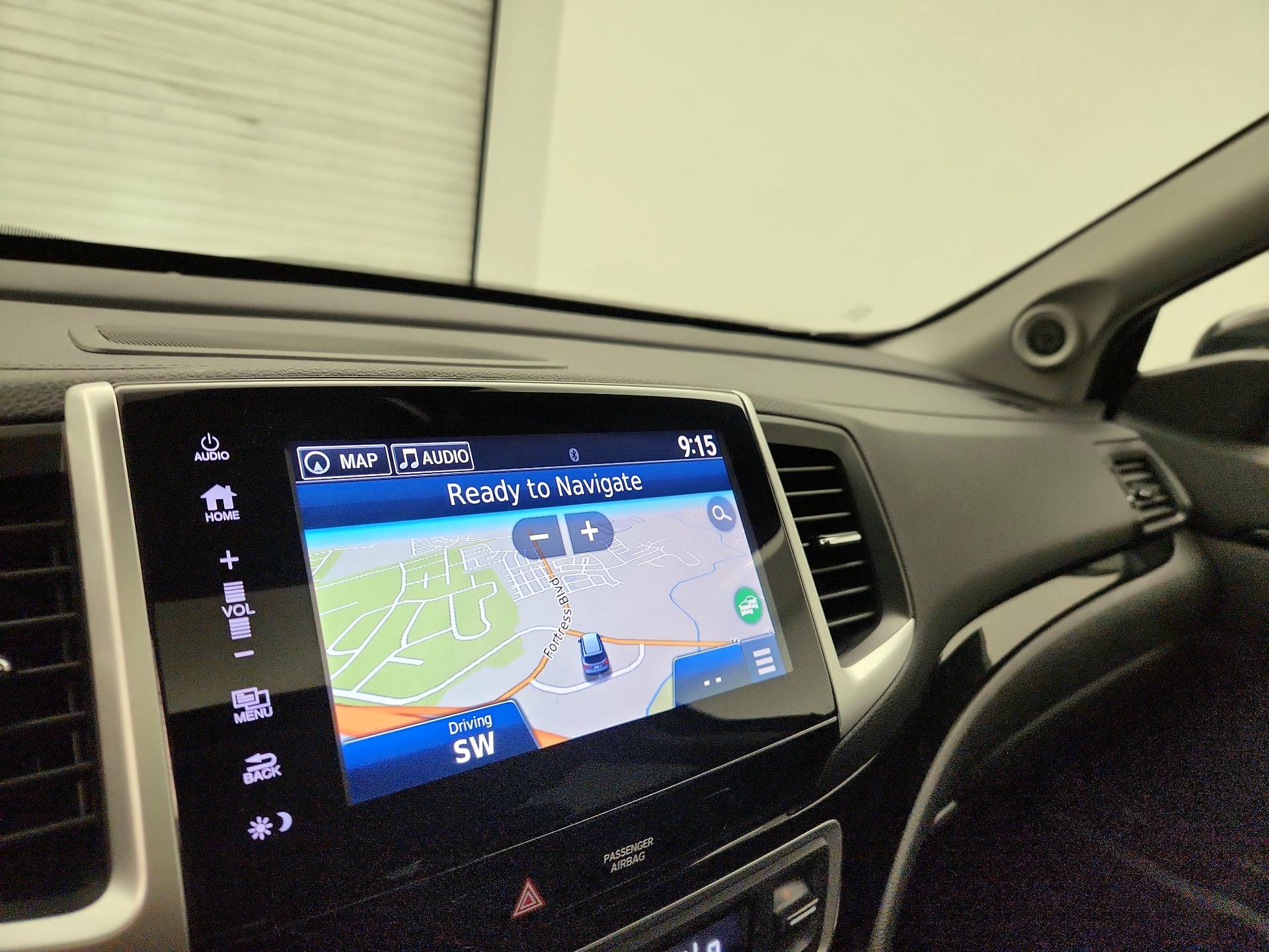 Thumbnail: 2017 Honda Pilot - 14