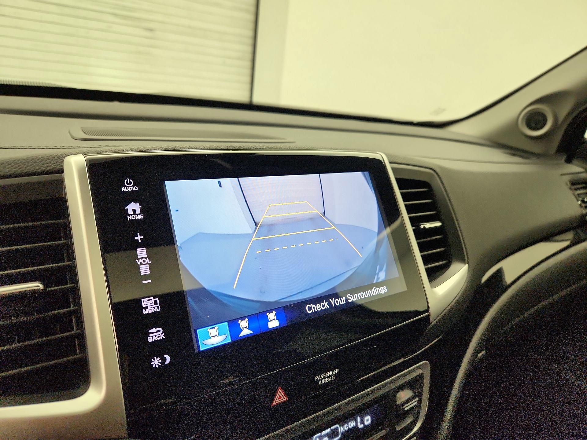 Thumbnail: 2017 Honda Pilot - 15