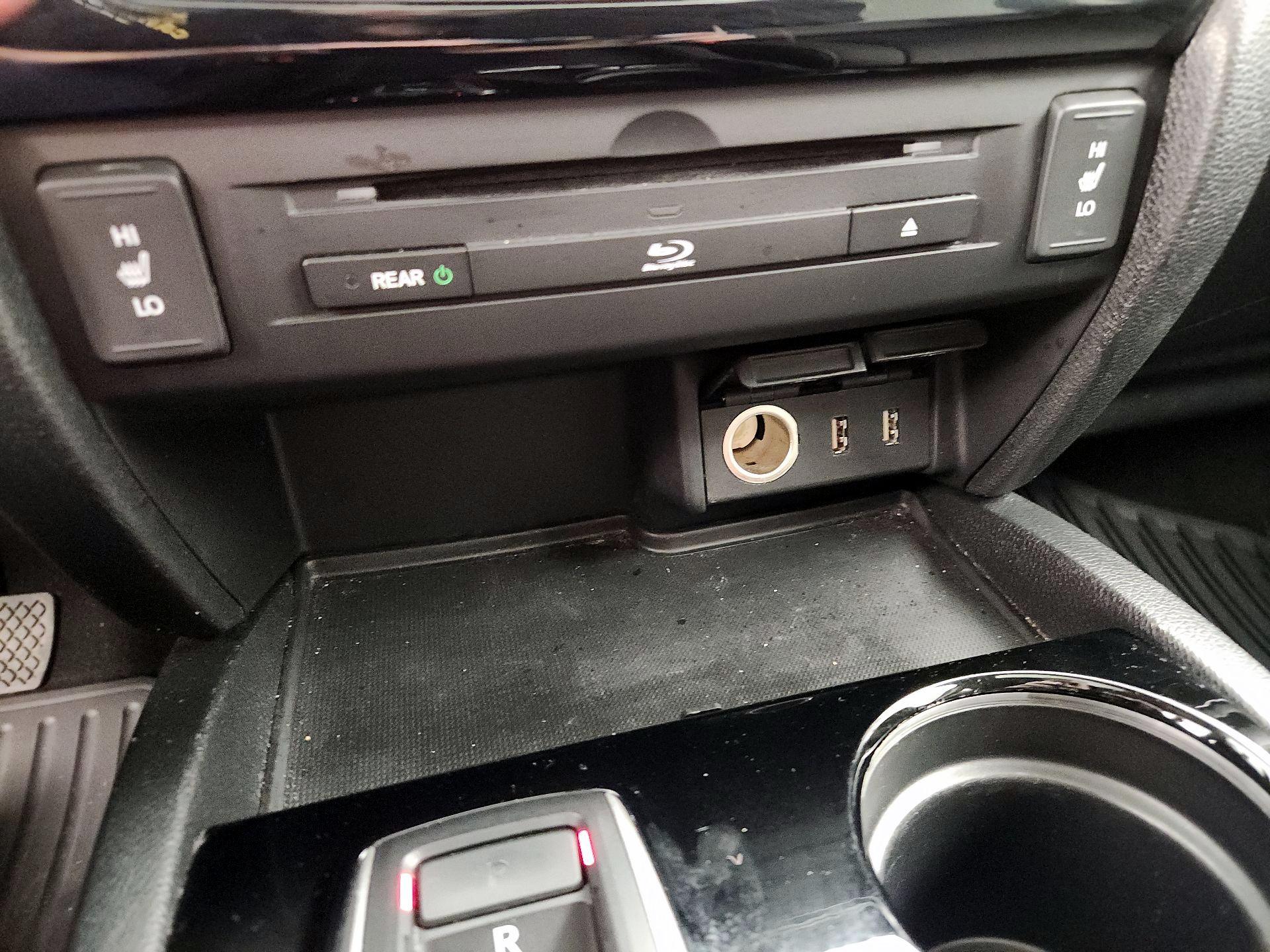 Thumbnail: 2017 Honda Pilot - 19