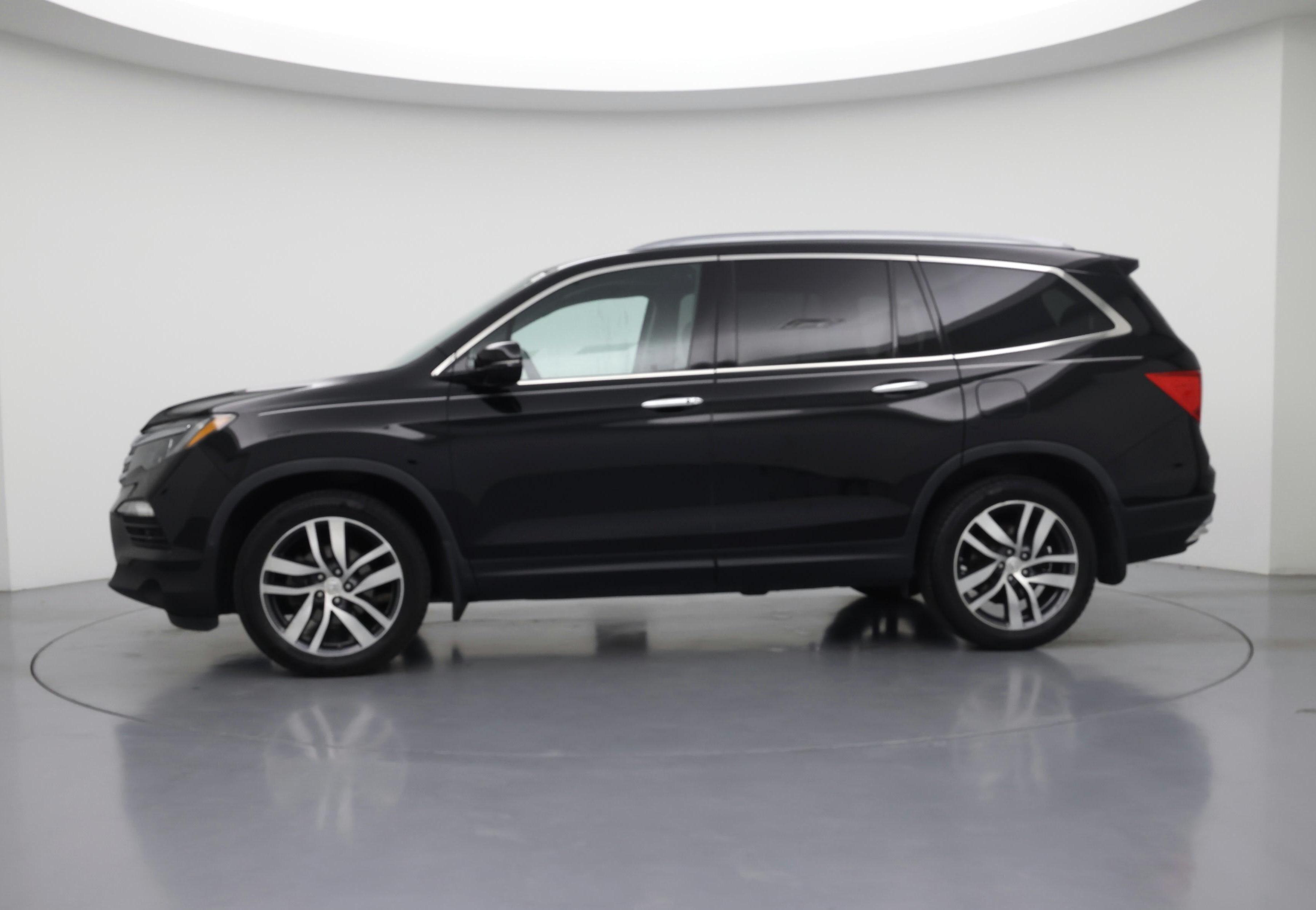 Thumbnail: 2017 Honda Pilot - 3