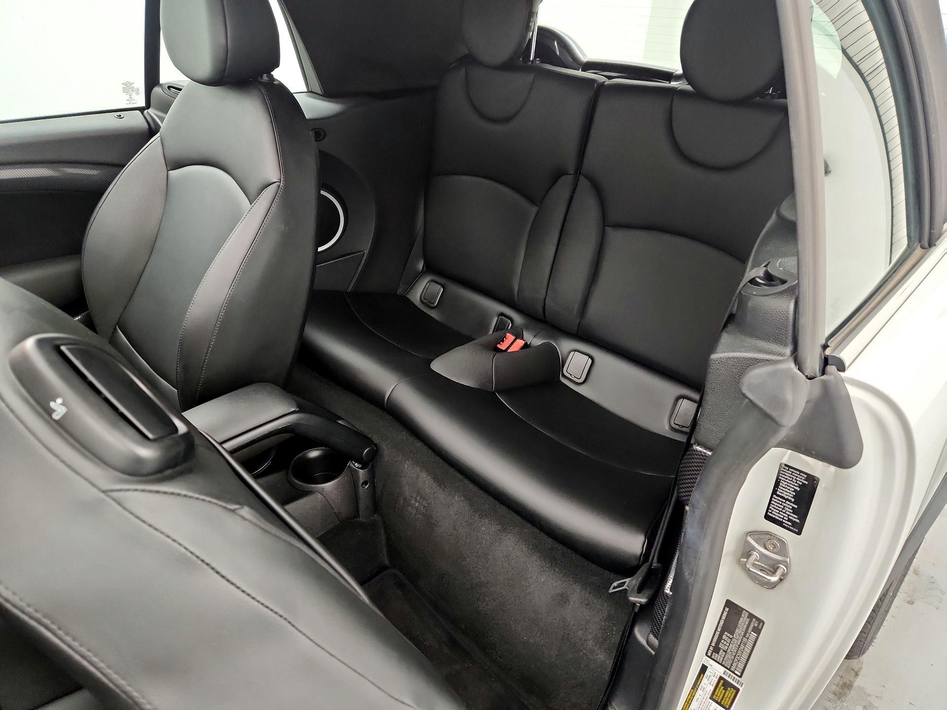 Thumbnail: 2015 MINI Cooper - 18