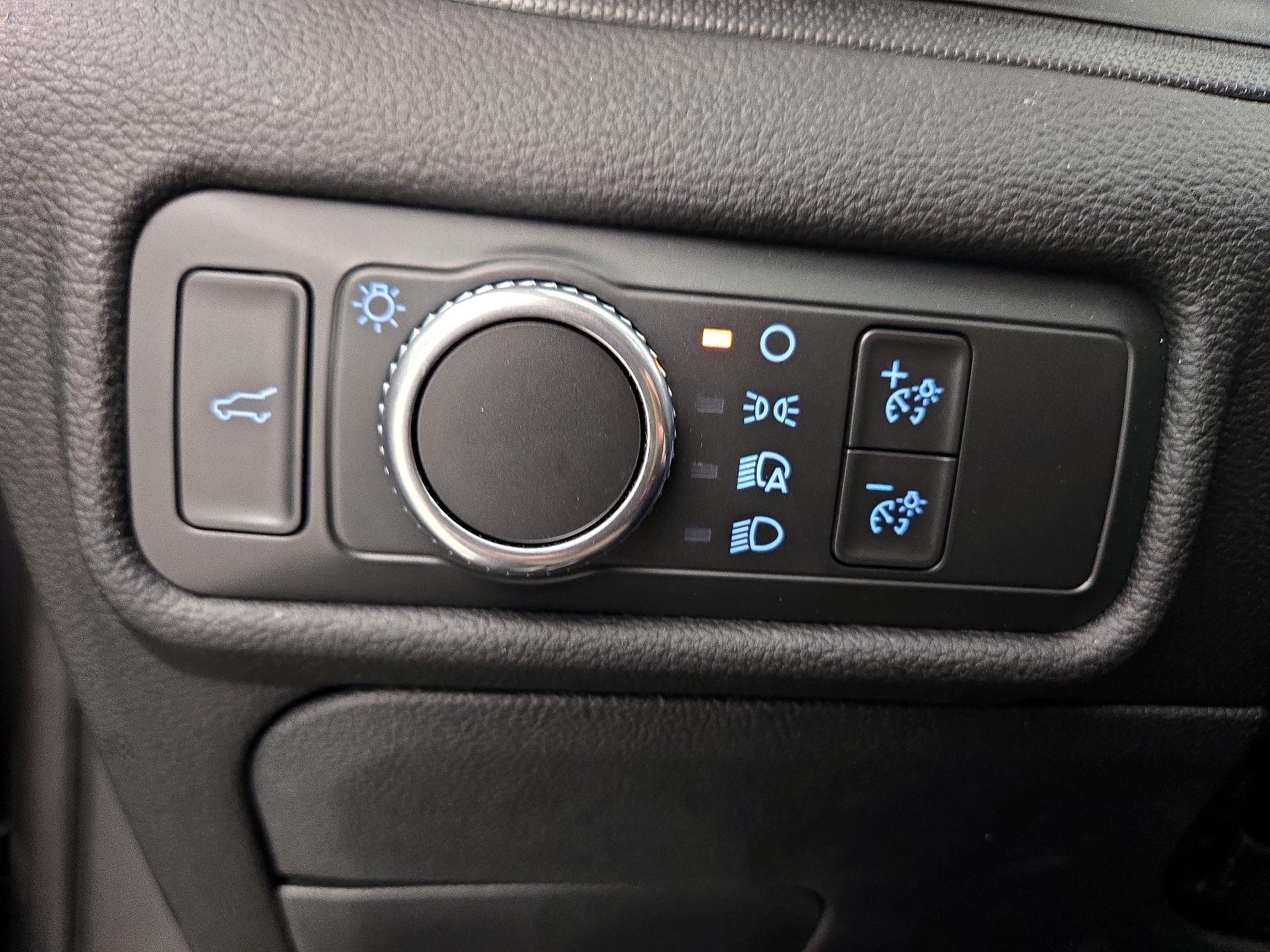 Thumbnail: 2021 Ford Explorer - 13