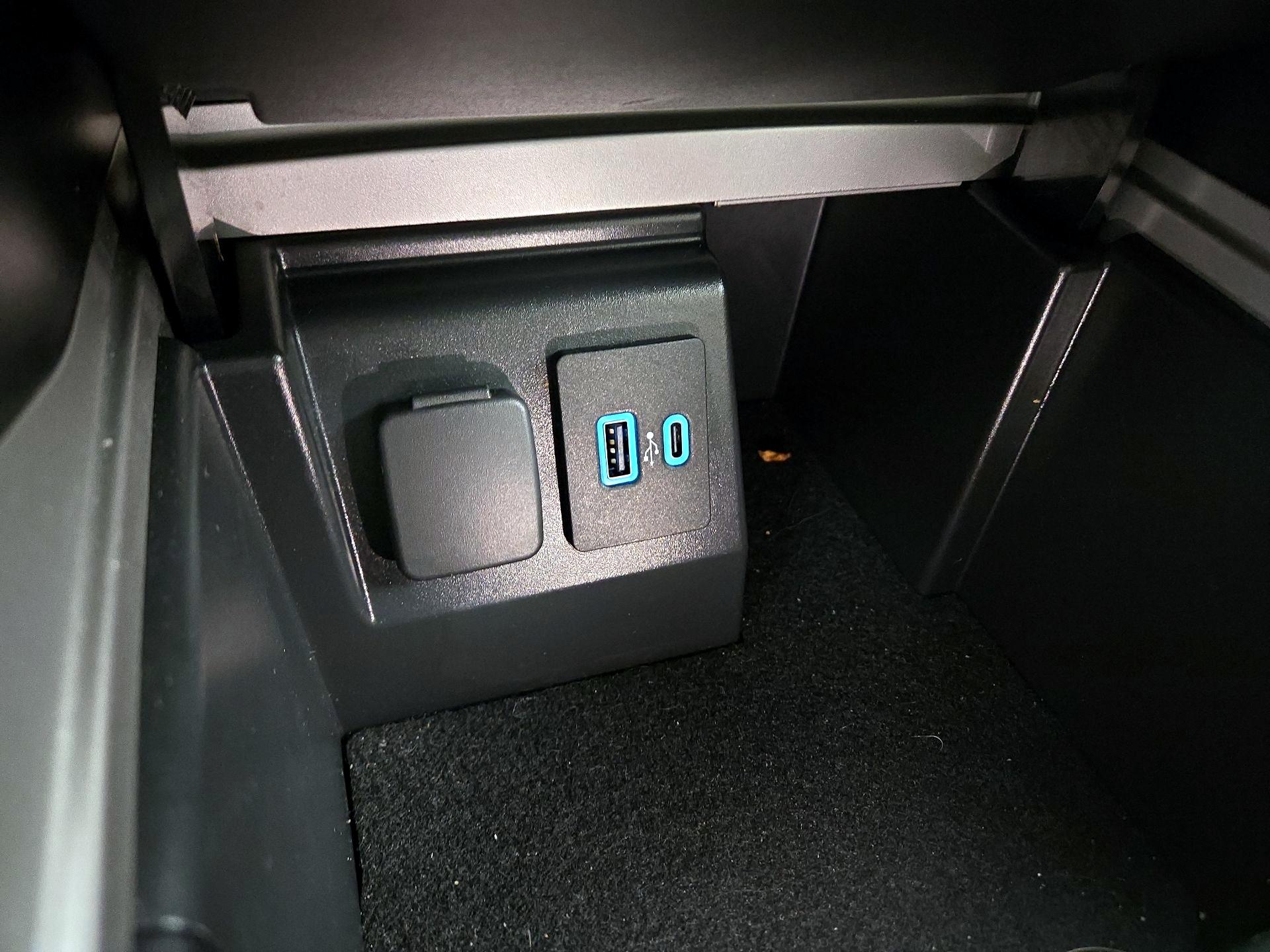 Thumbnail: 2021 Ford Explorer - 18