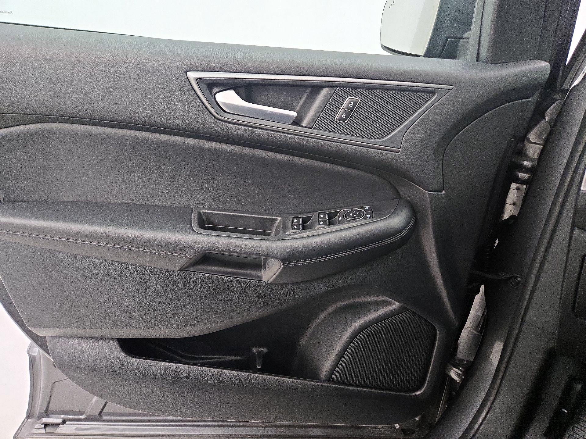 Thumbnail: 2022 Ford Edge - 12