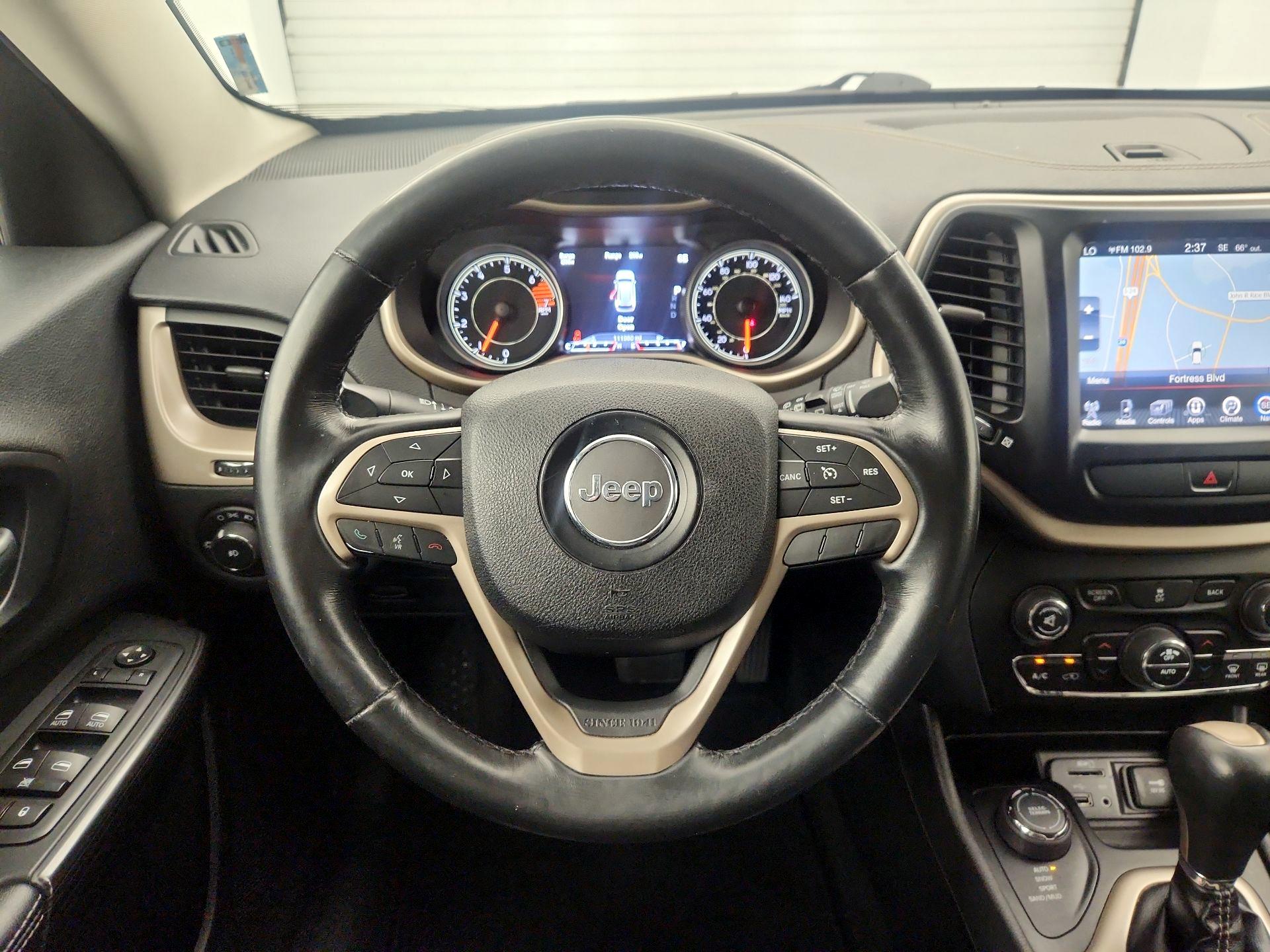 Thumbnail: 2016 Jeep Cherokee - 10