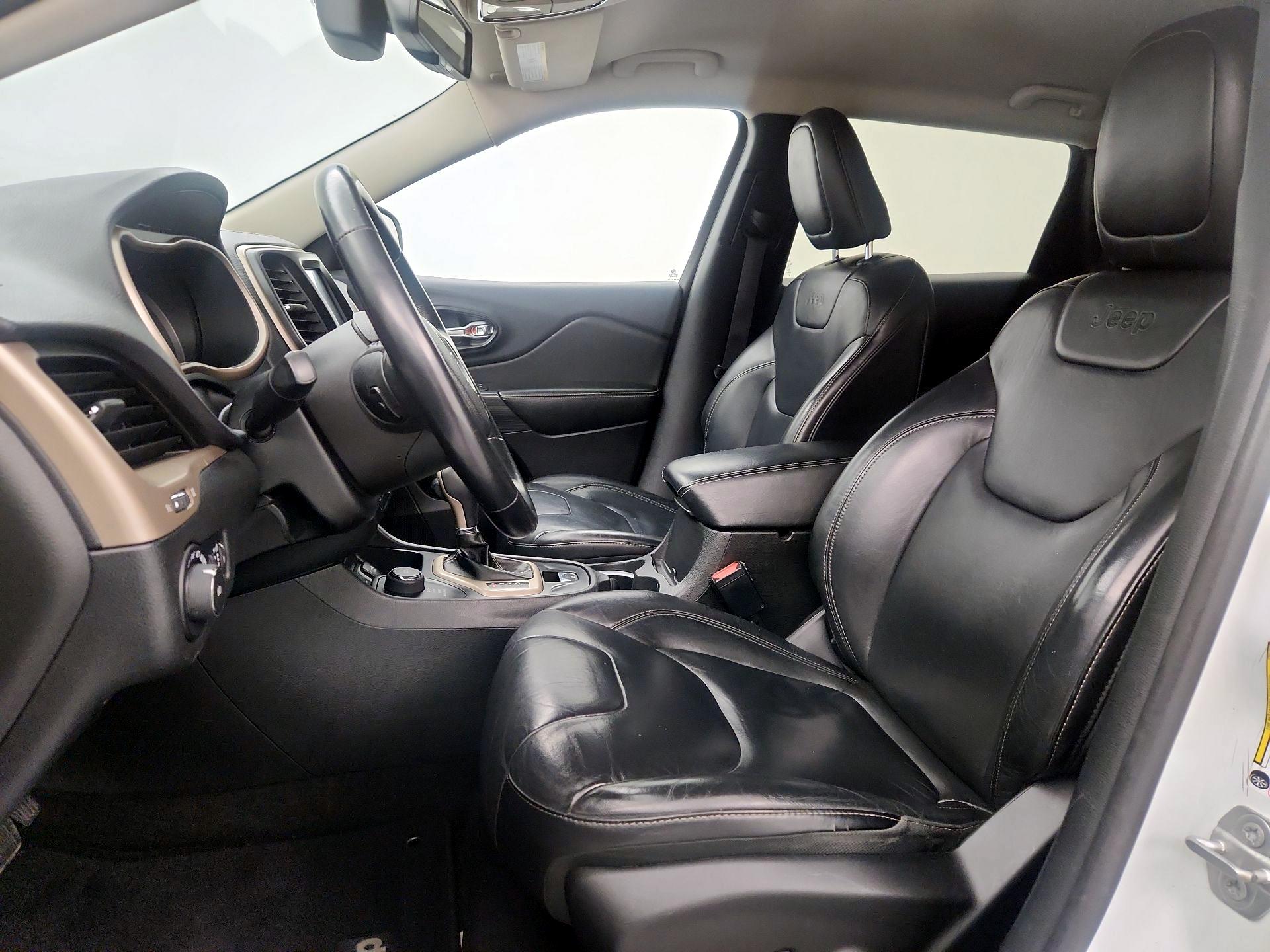 Thumbnail: 2016 Jeep Cherokee - 11