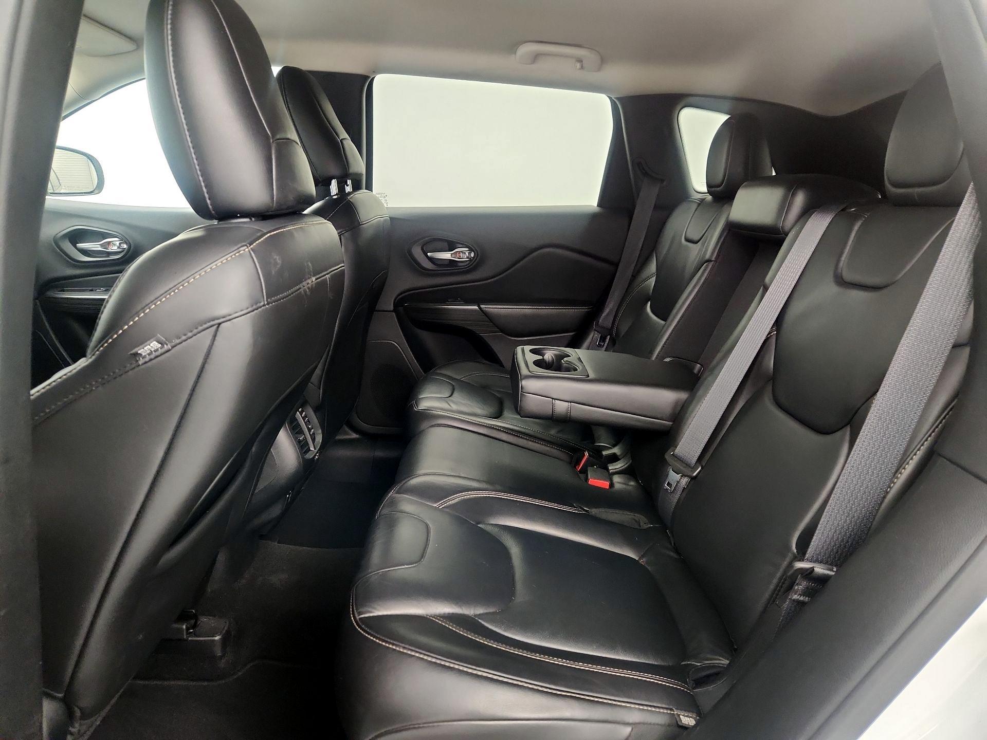 Thumbnail: 2016 Jeep Cherokee - 20