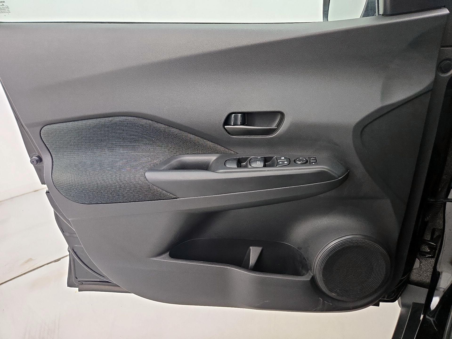 Thumbnail: 2020 Nissan Kicks - 12