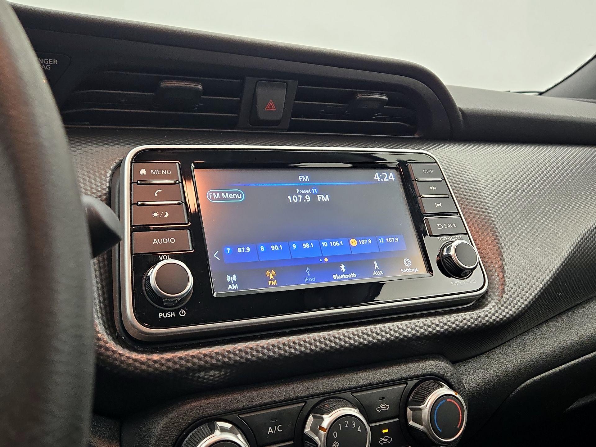 Thumbnail: 2020 Nissan Kicks - 15