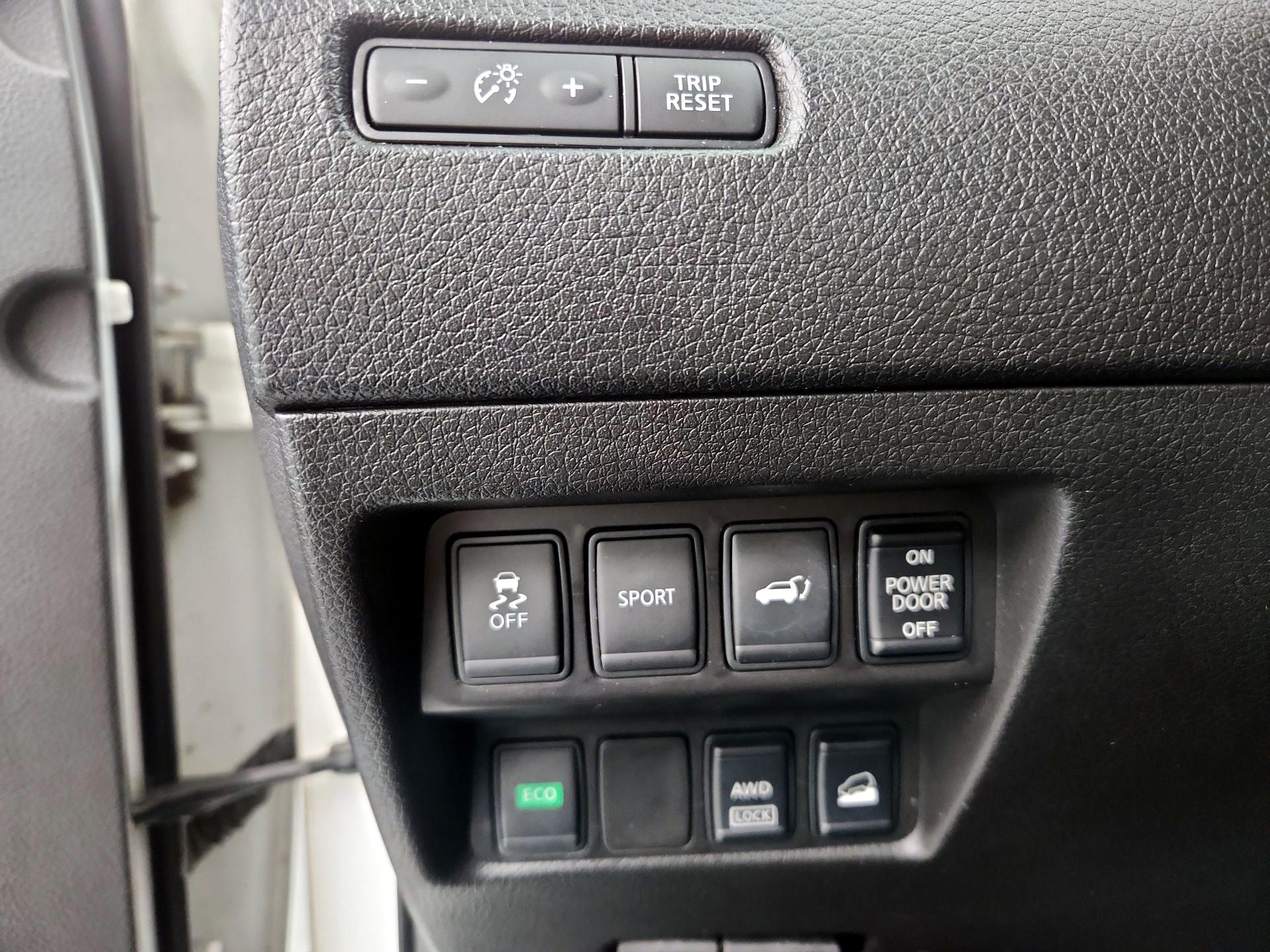 Thumbnail: 2015 Nissan Rogue - 13