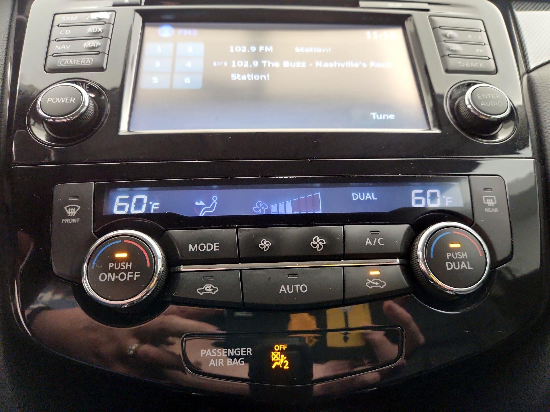 Thumbnail: 2015 Nissan Rogue - 16