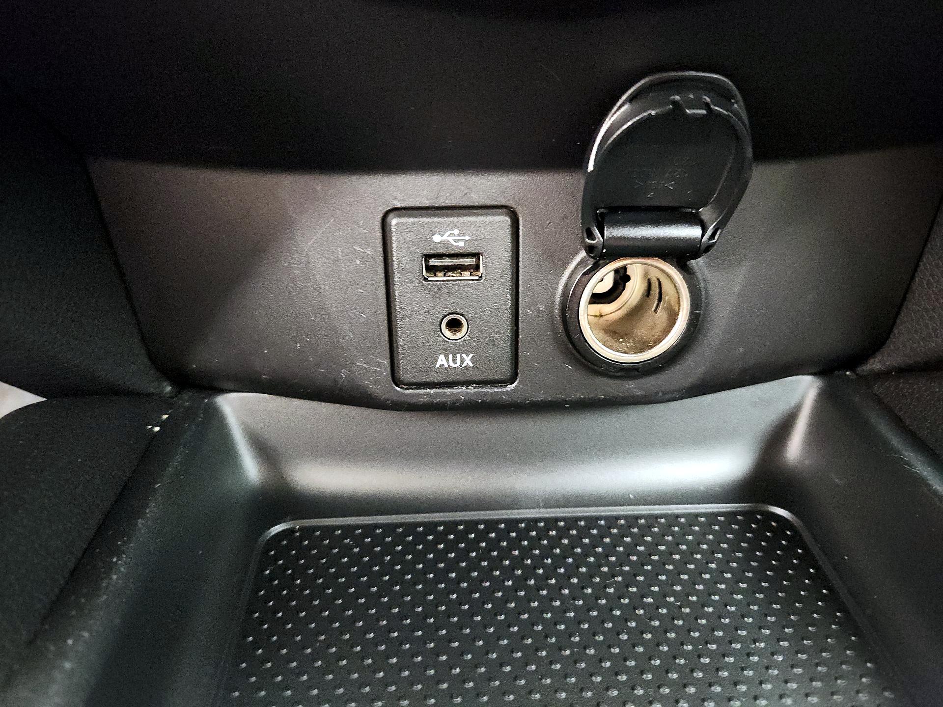 Thumbnail: 2015 Nissan Rogue - 18