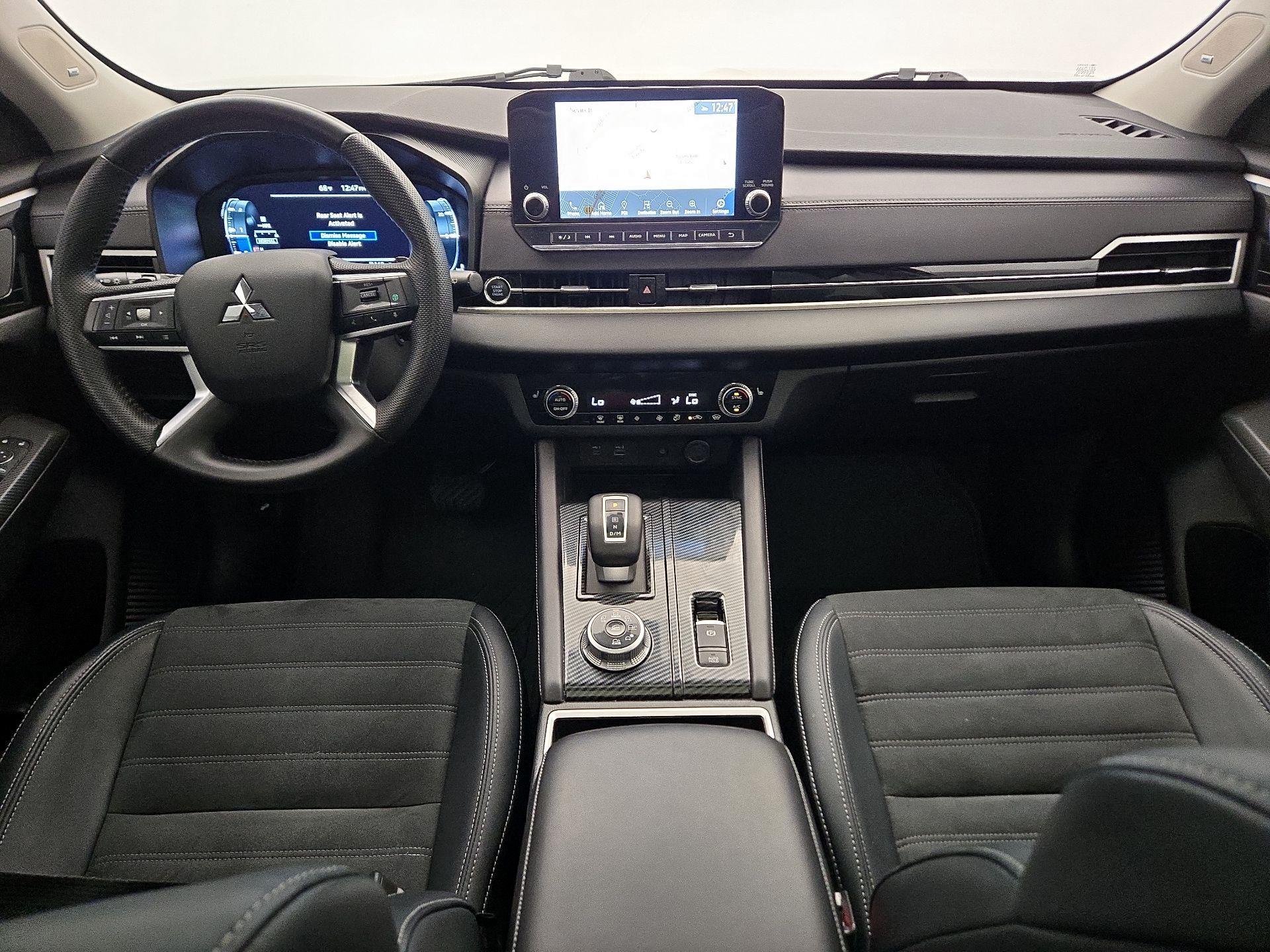 Thumbnail: 2024 Mitsubishi Outlander - 9